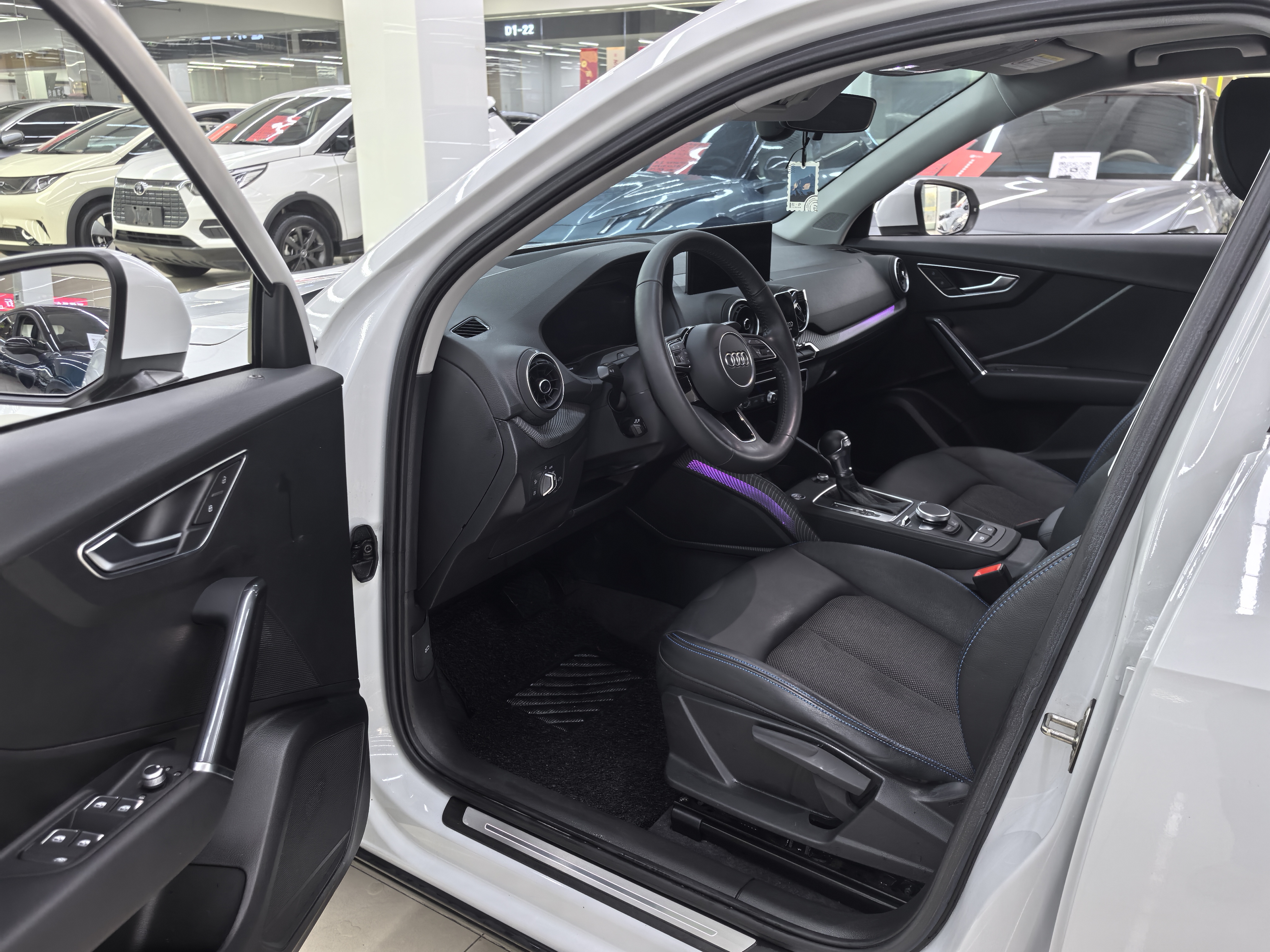 Audi Q2L e-tron 2021 #8 Audi Q2L e-tron 2021 car image #8