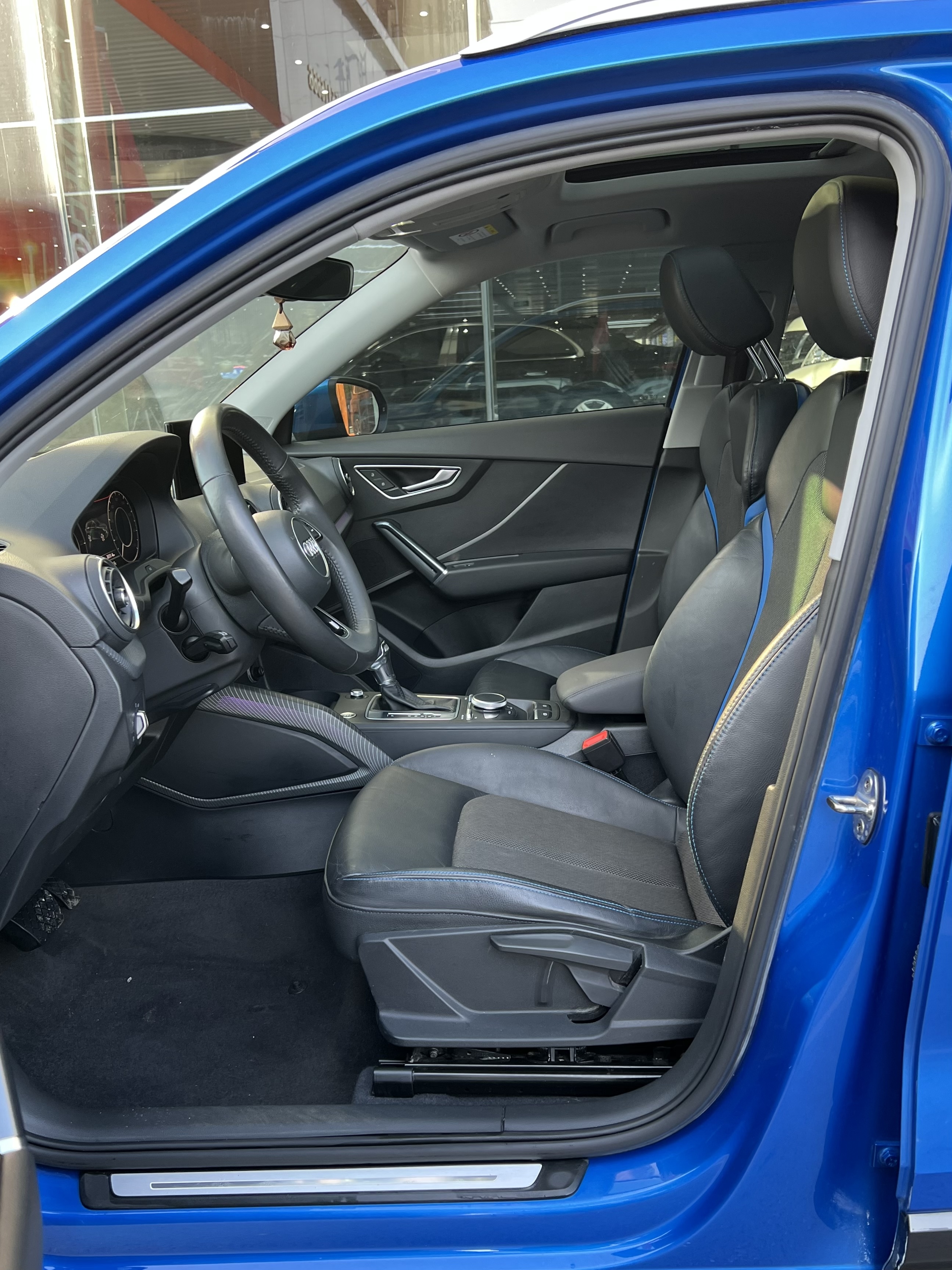 Audi Q2L e-tron 2021 car image #8