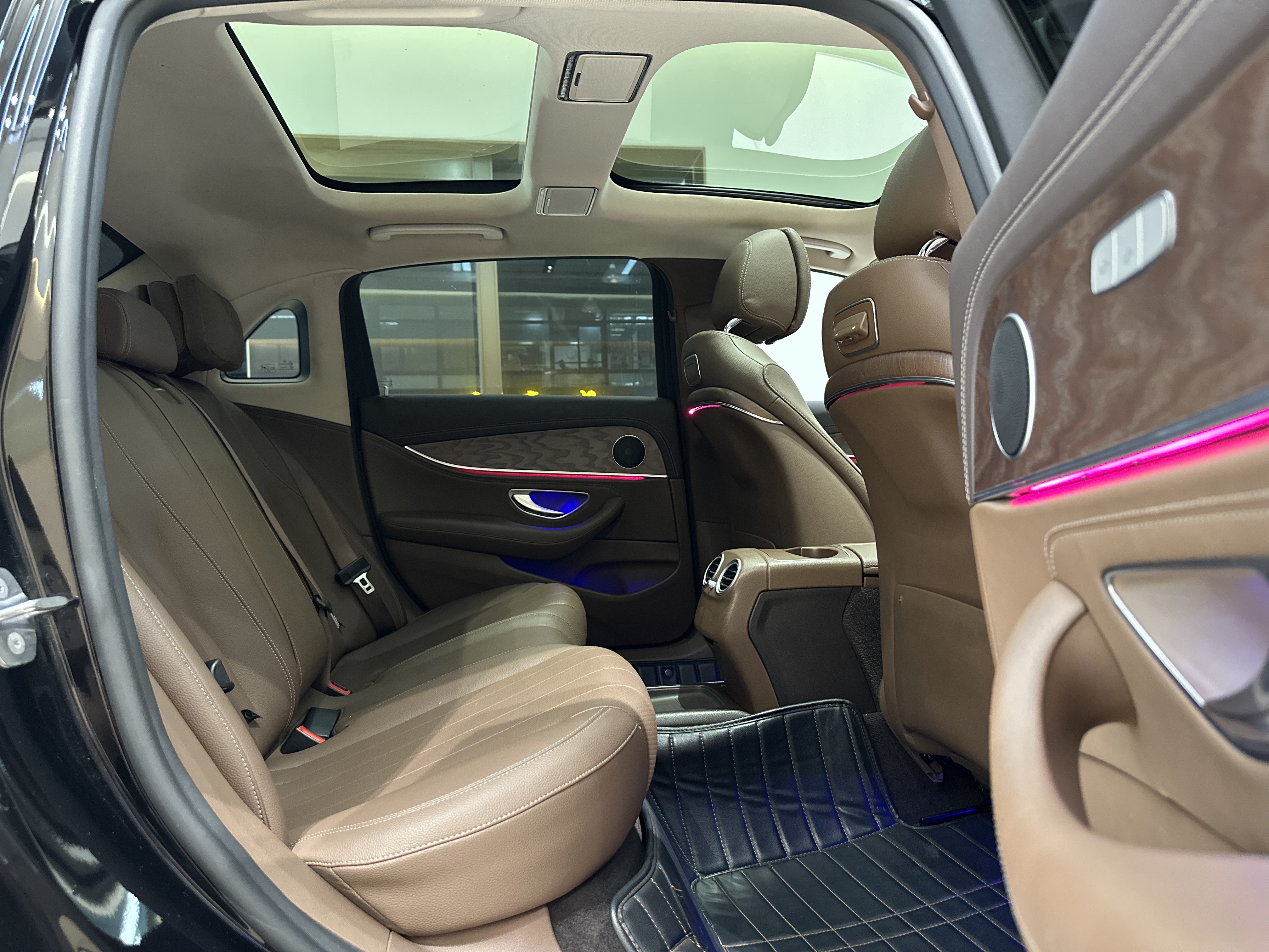 Mercedes-Benz E Class New Energy 2020 immagine di auto #8