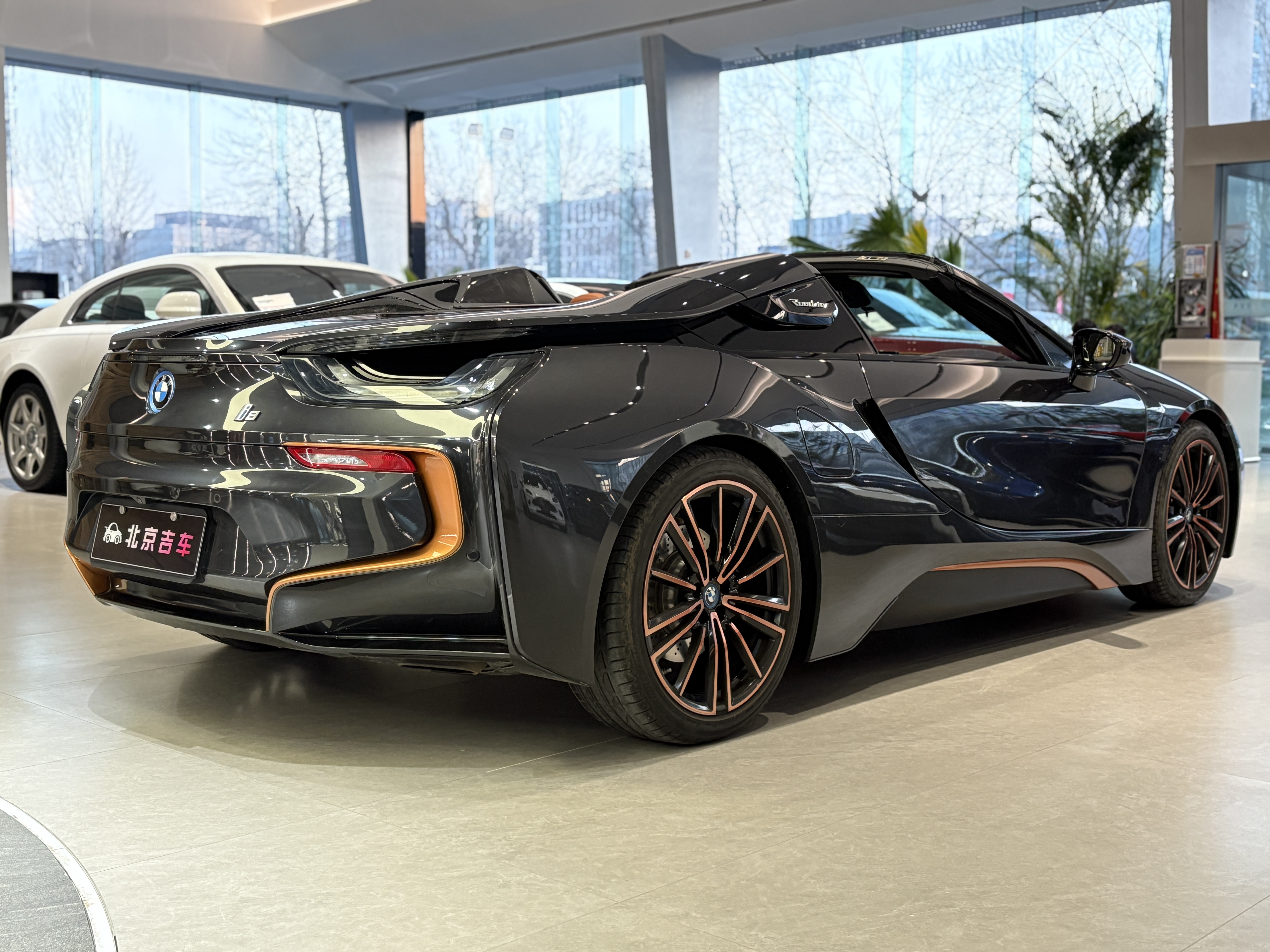 BMW i8 2020 car image #8