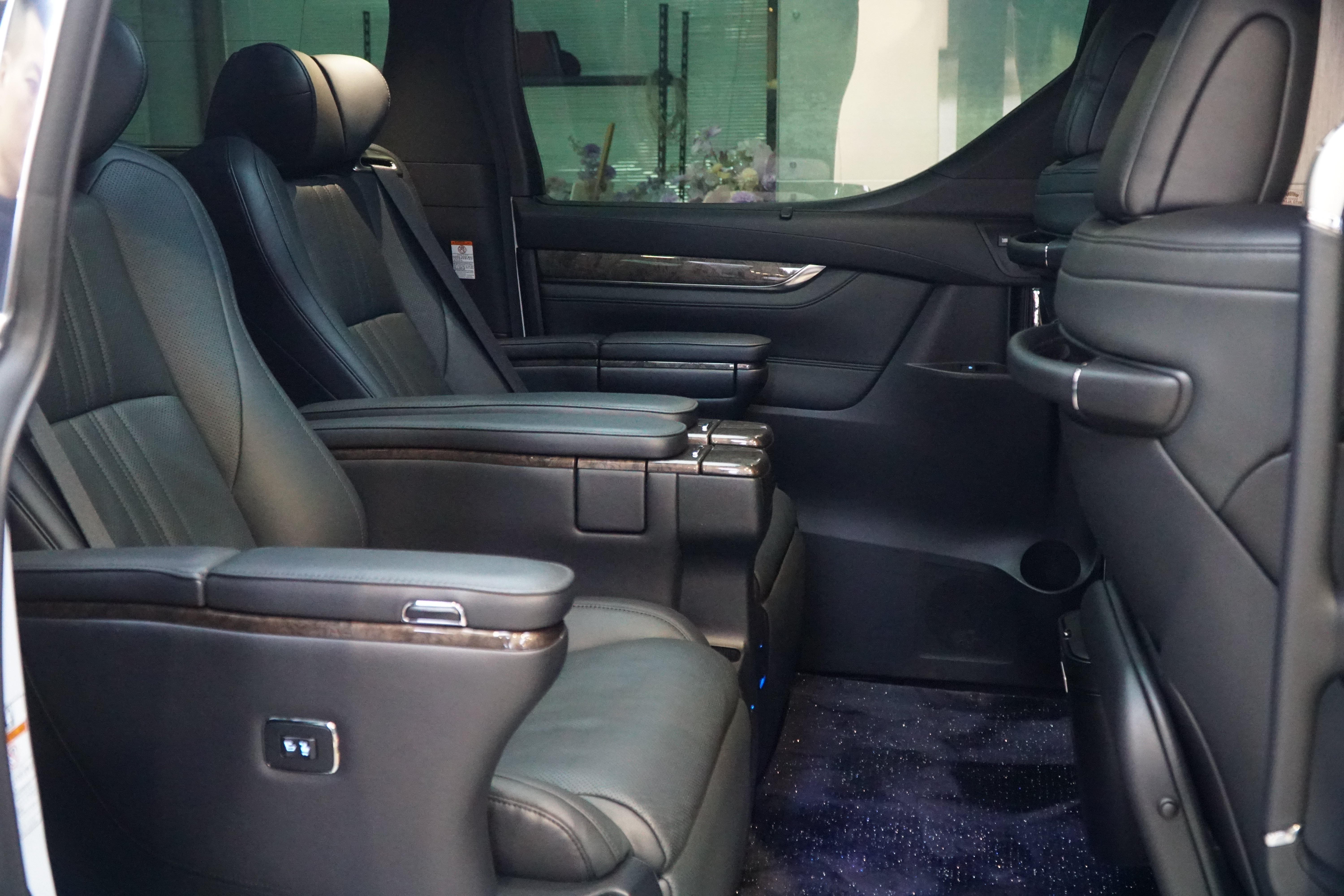 Toyota Alphard 2020 image de voiture #8