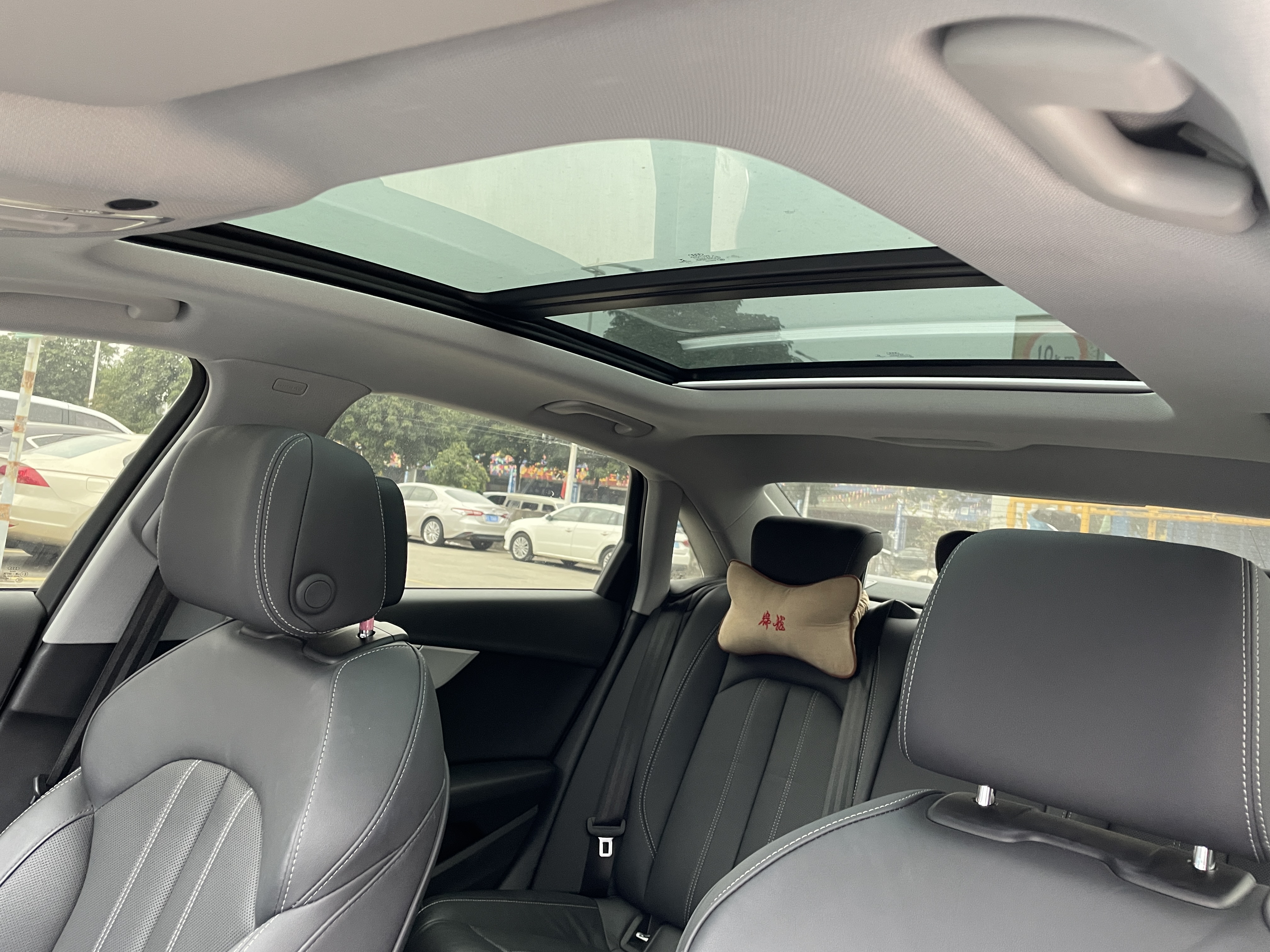 Audi A4L 2021 car image #8