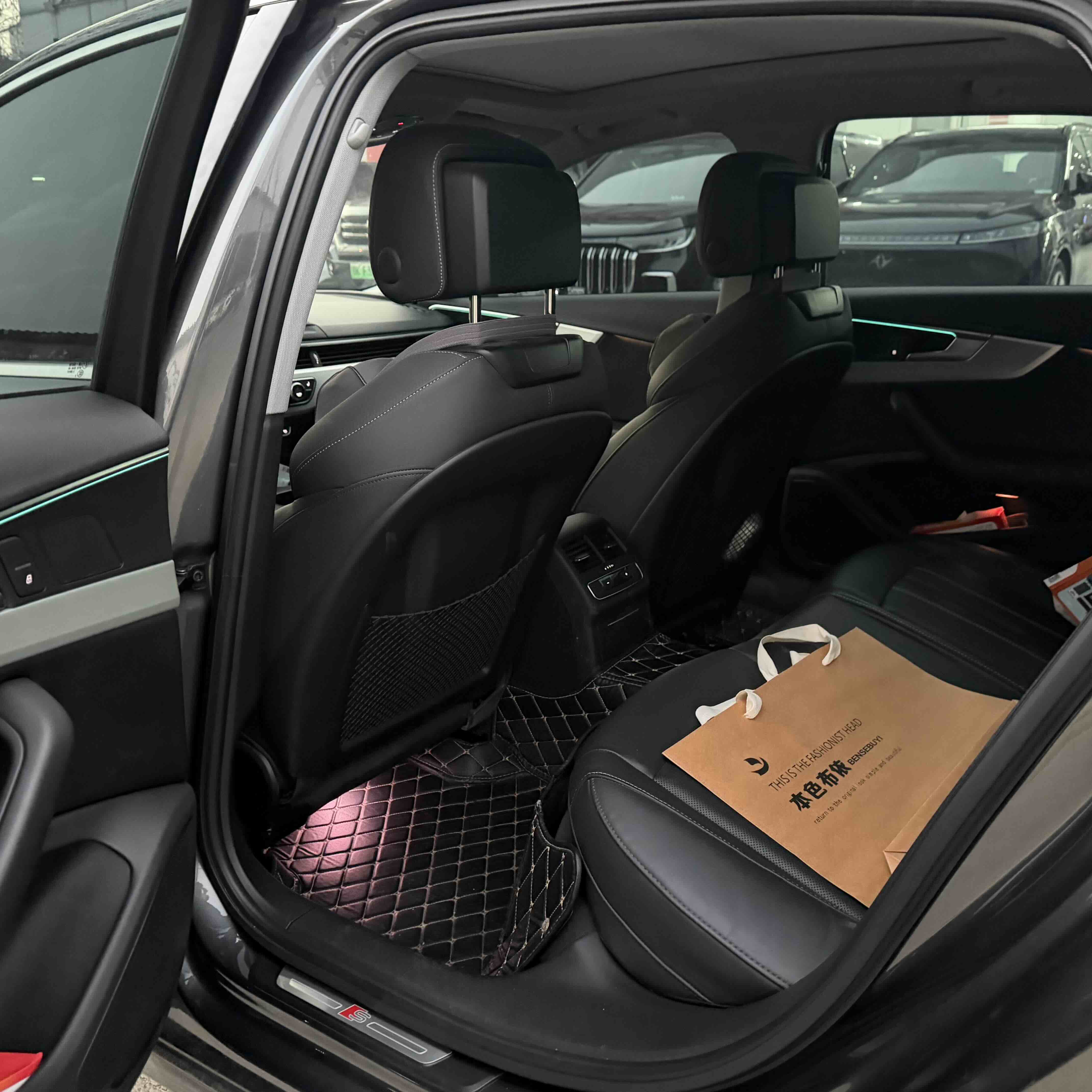 Audi A4L 2020 car image #8