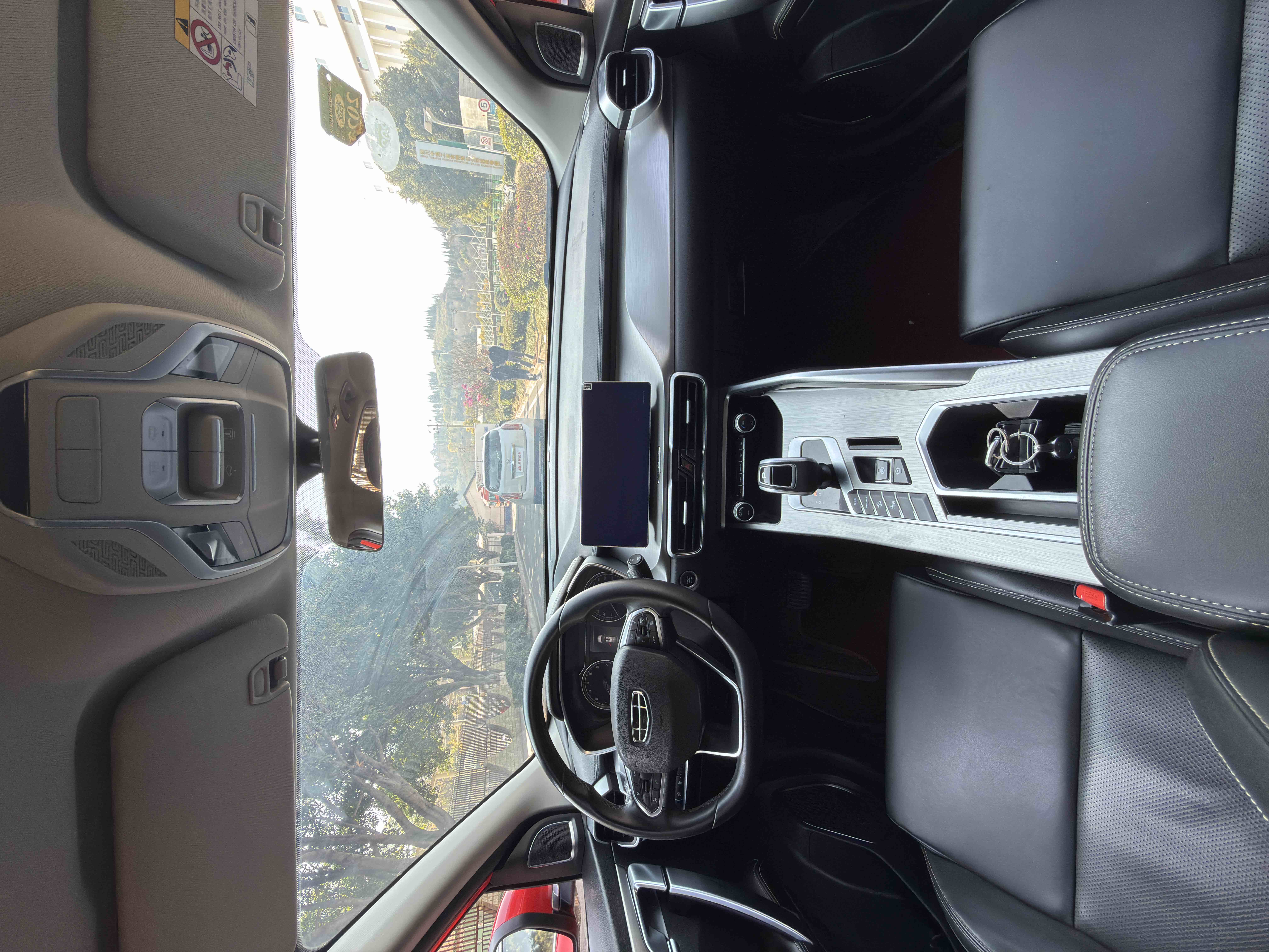 GEELY Coolray 2020 car image #8