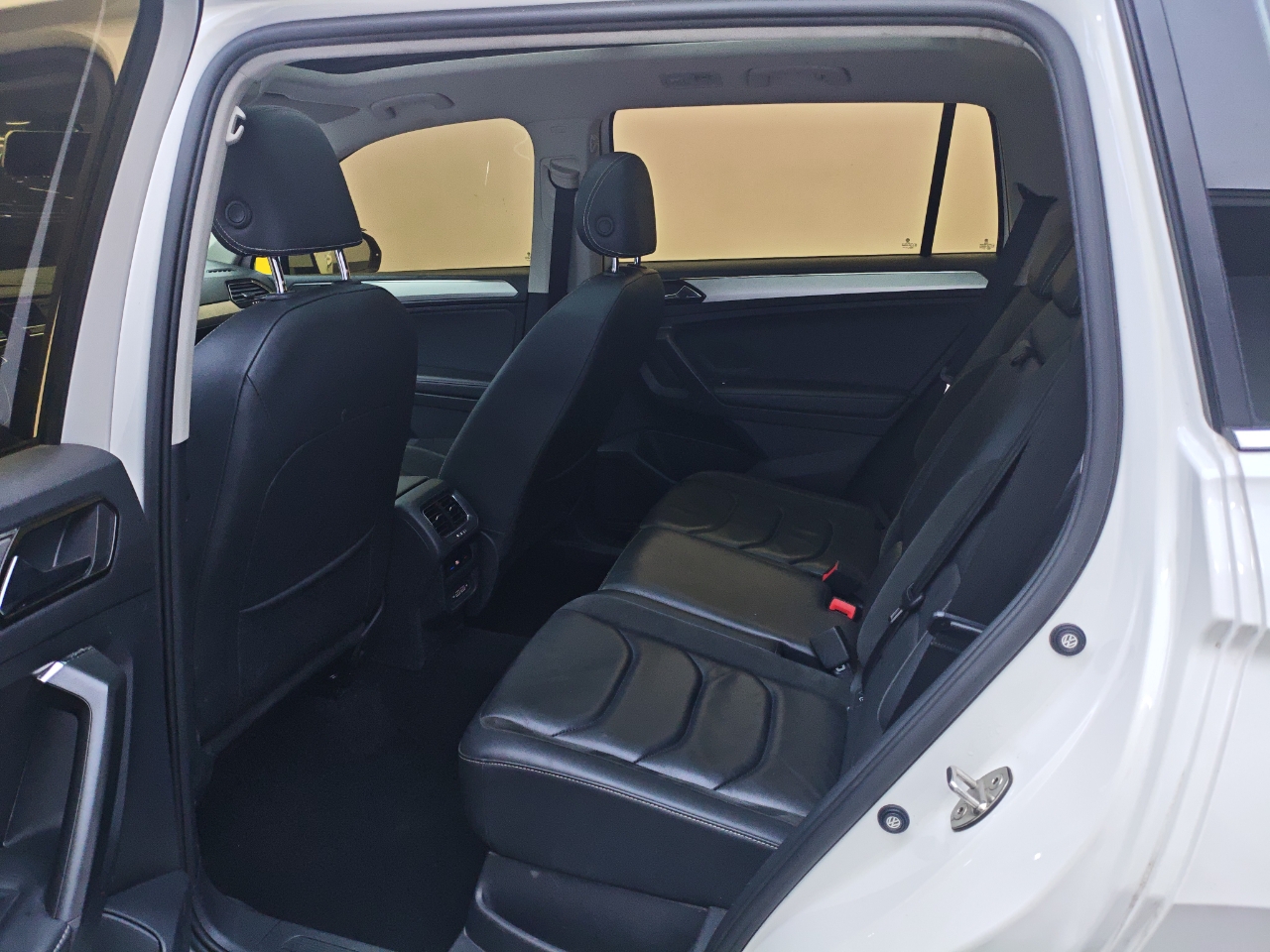 Volkswagen Tiguan L 2020 #8 Volkswagen Tiguan L 2020 car image #8