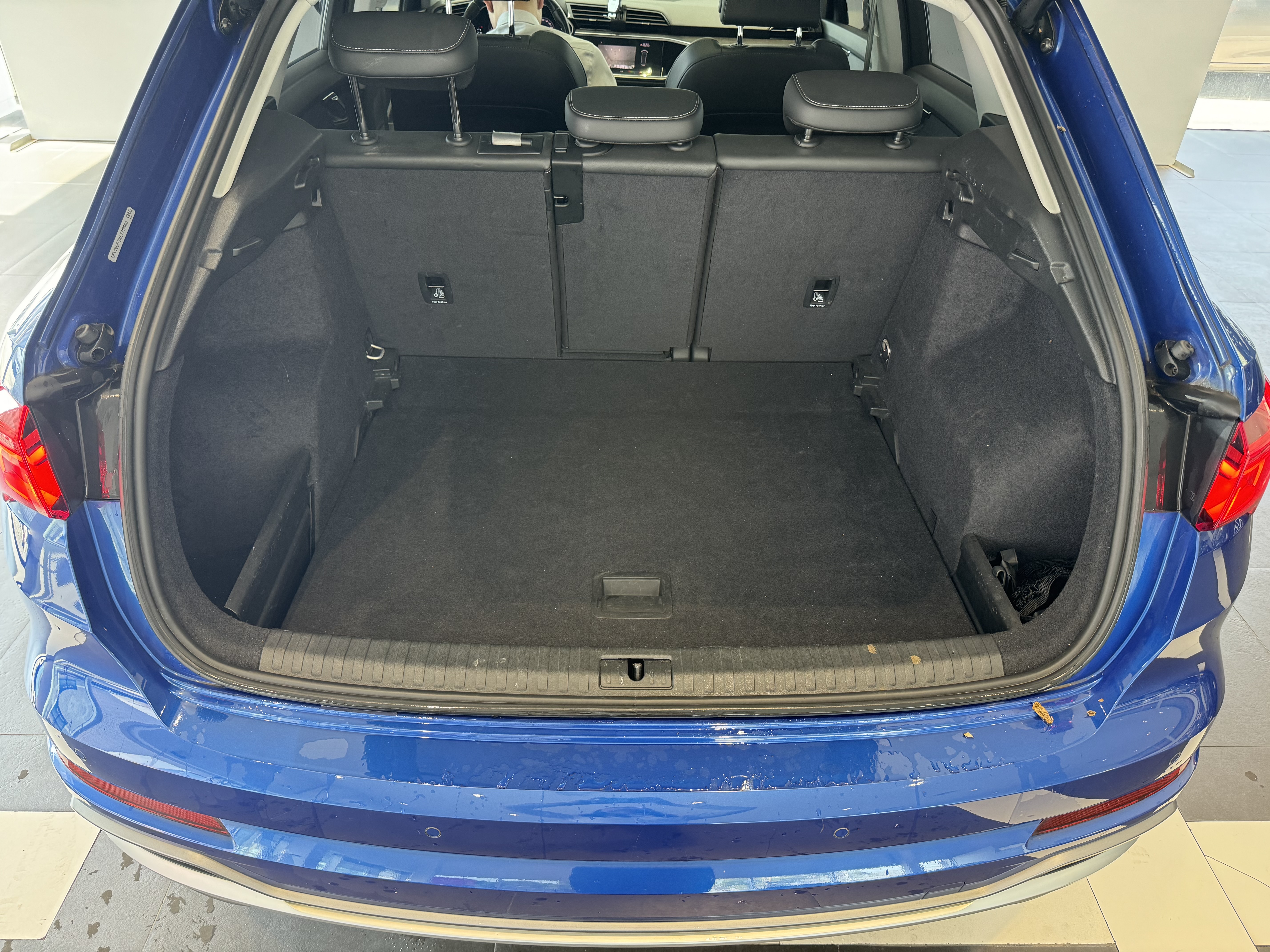 Audi Q3 2020 car image #8