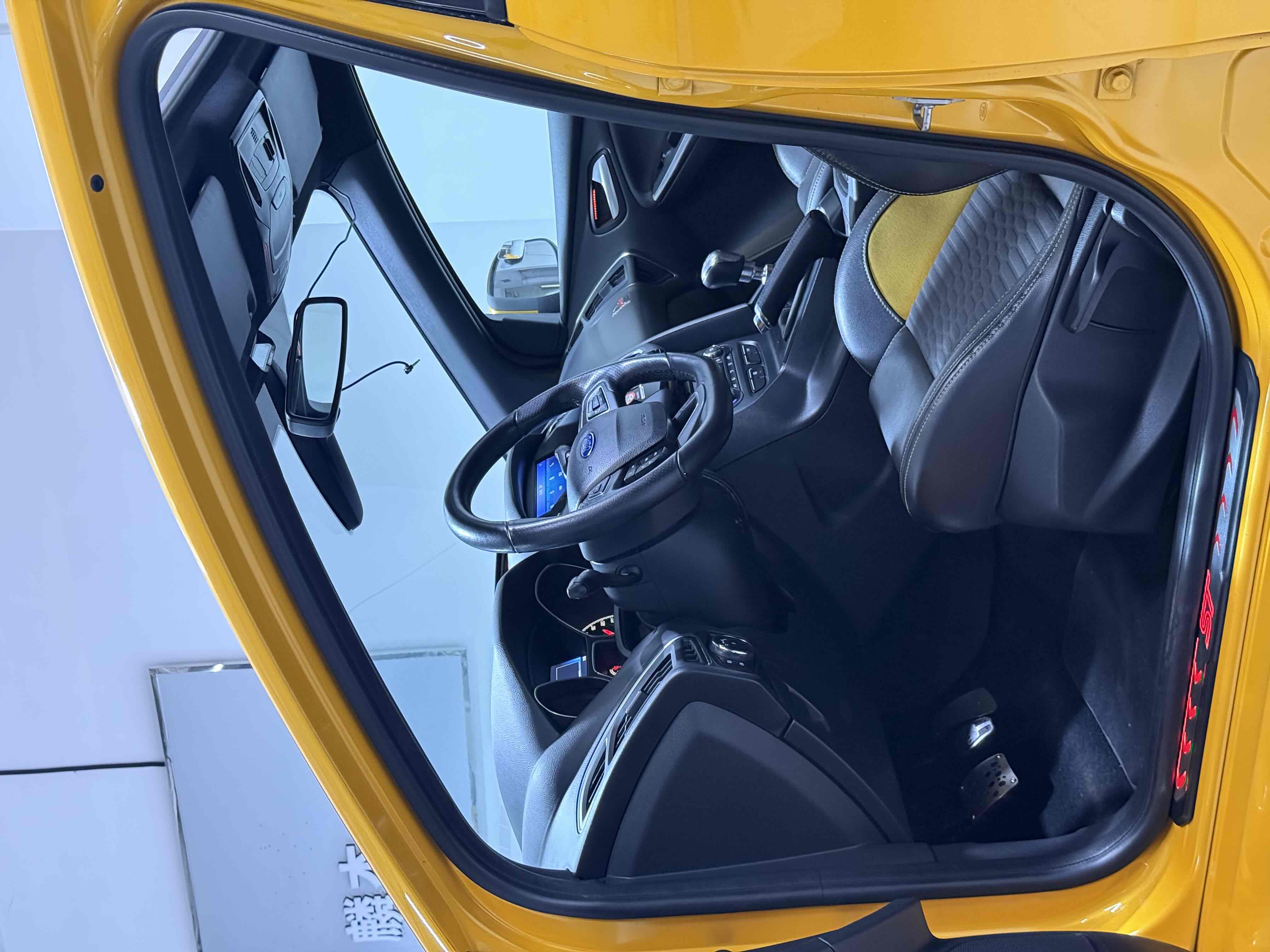 Ford Focus (Imported) 2013 صورة سيارة #8