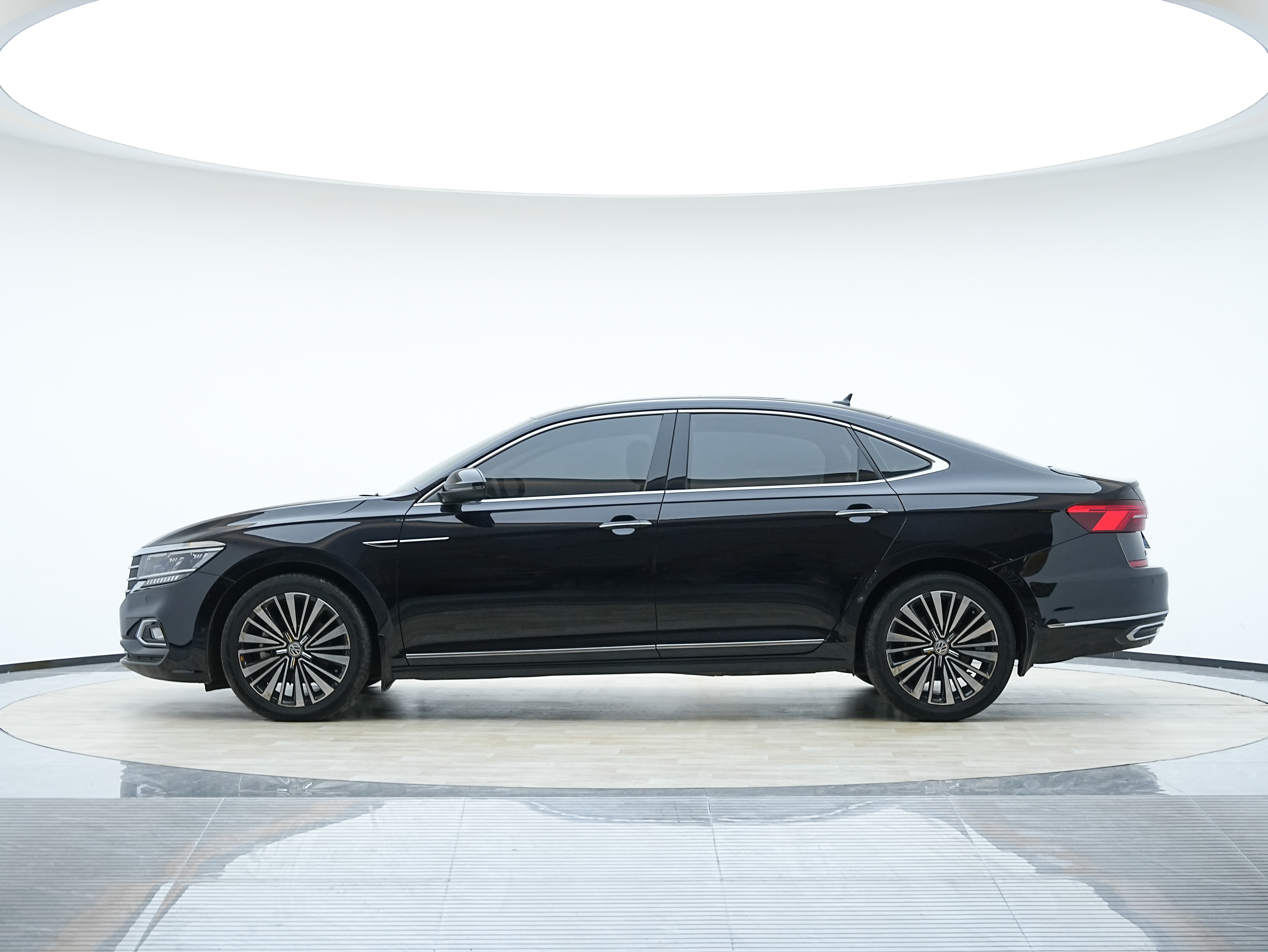 Volkswagen Passat 2020 immagine di auto #8