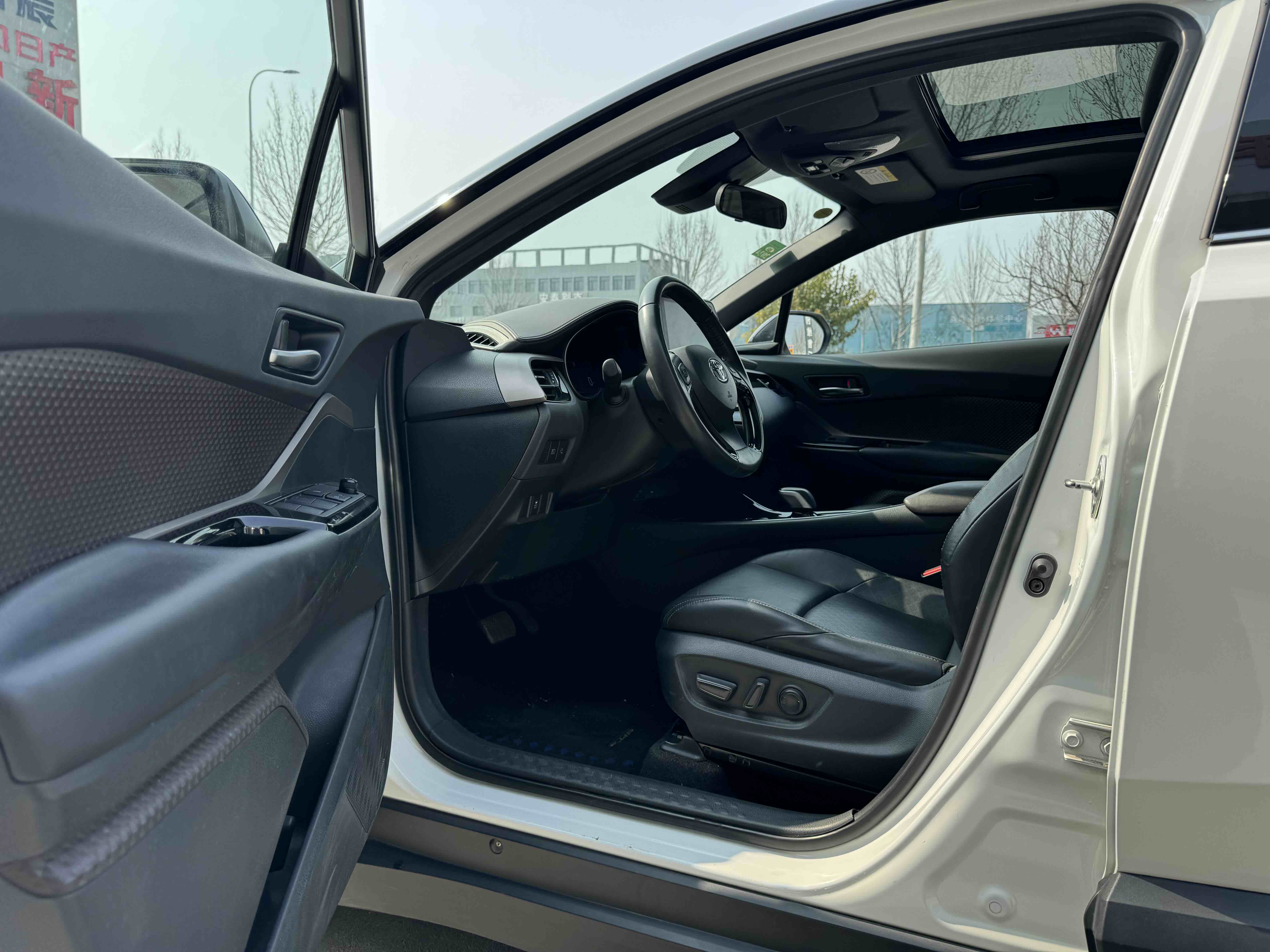 Toyota C-HR EV 2020 car image #8