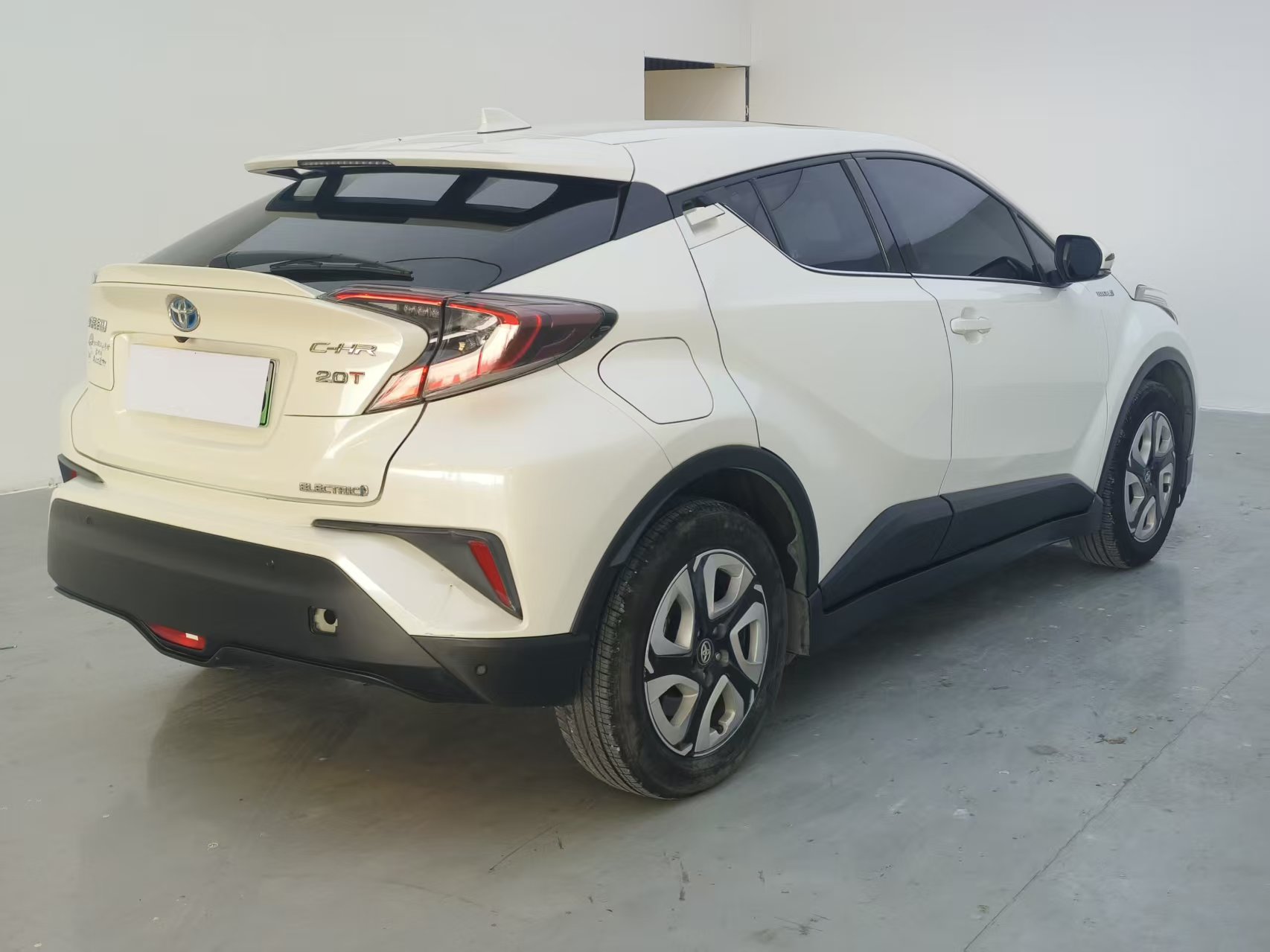 Toyota C-HR EV 2020 immagine di auto #8