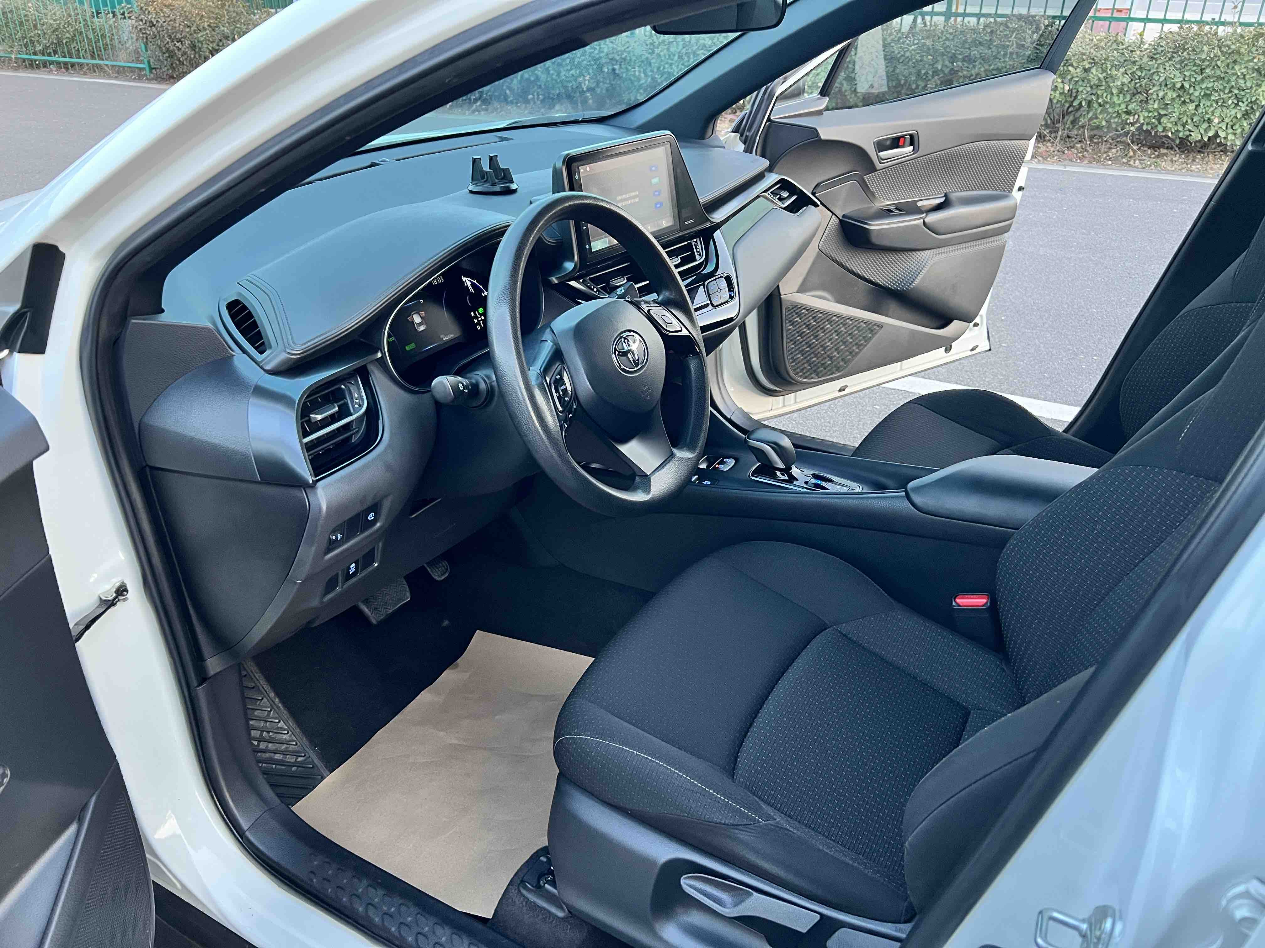 Toyota C-HR EV 2021 car image #8