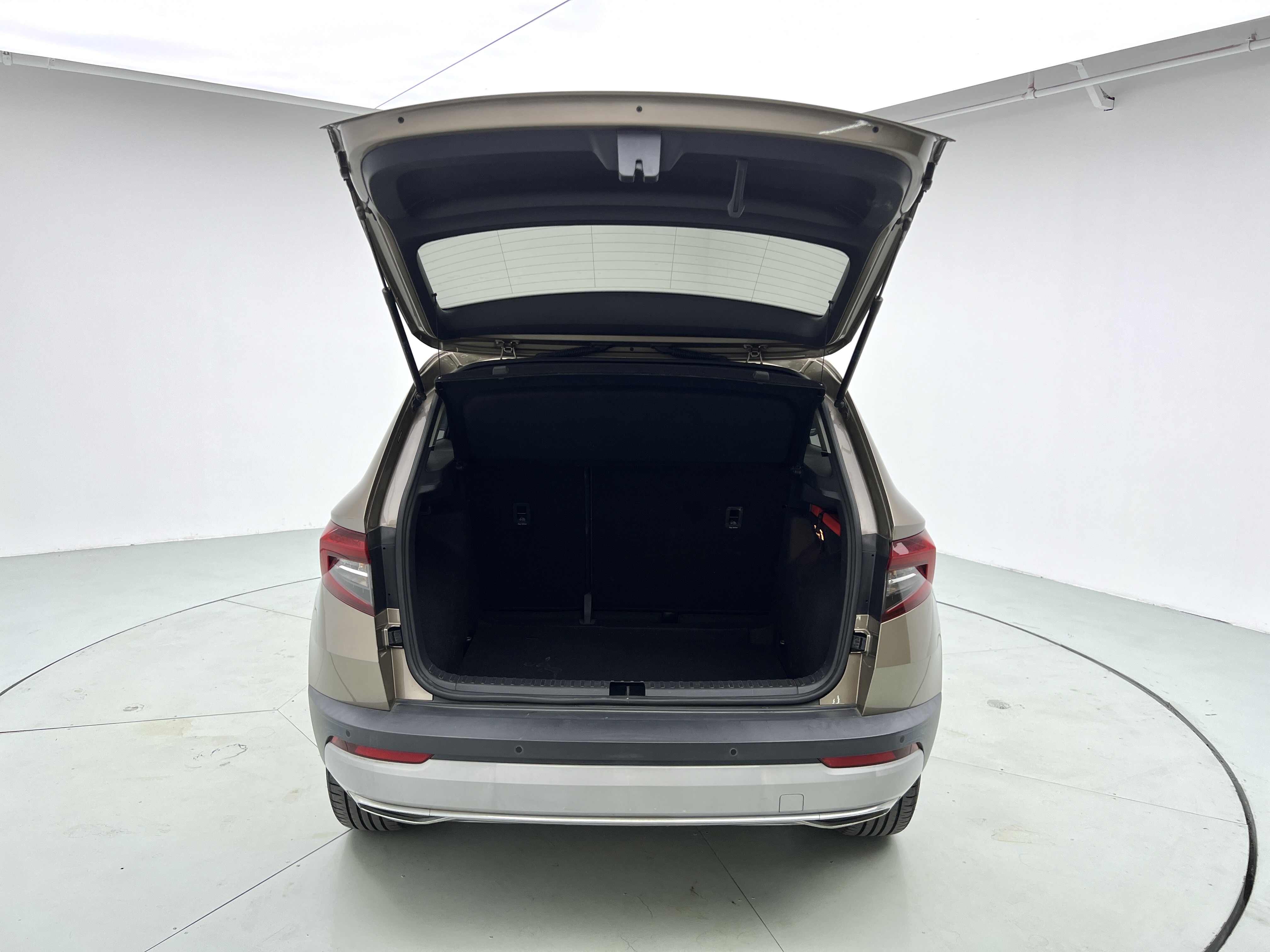 Skoda Karoq 2020 car image #8