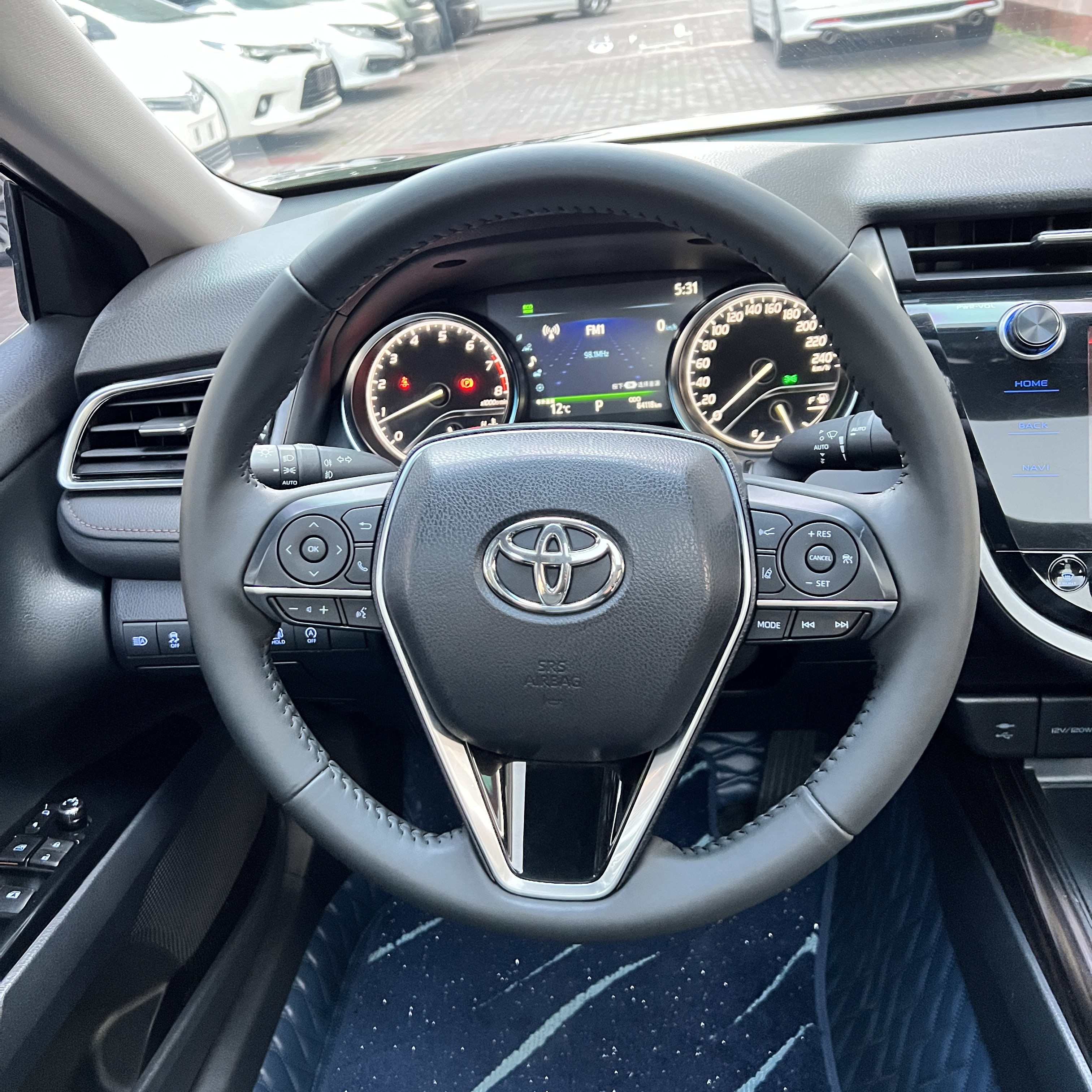 Toyota Camry 2021 immagine di auto #8