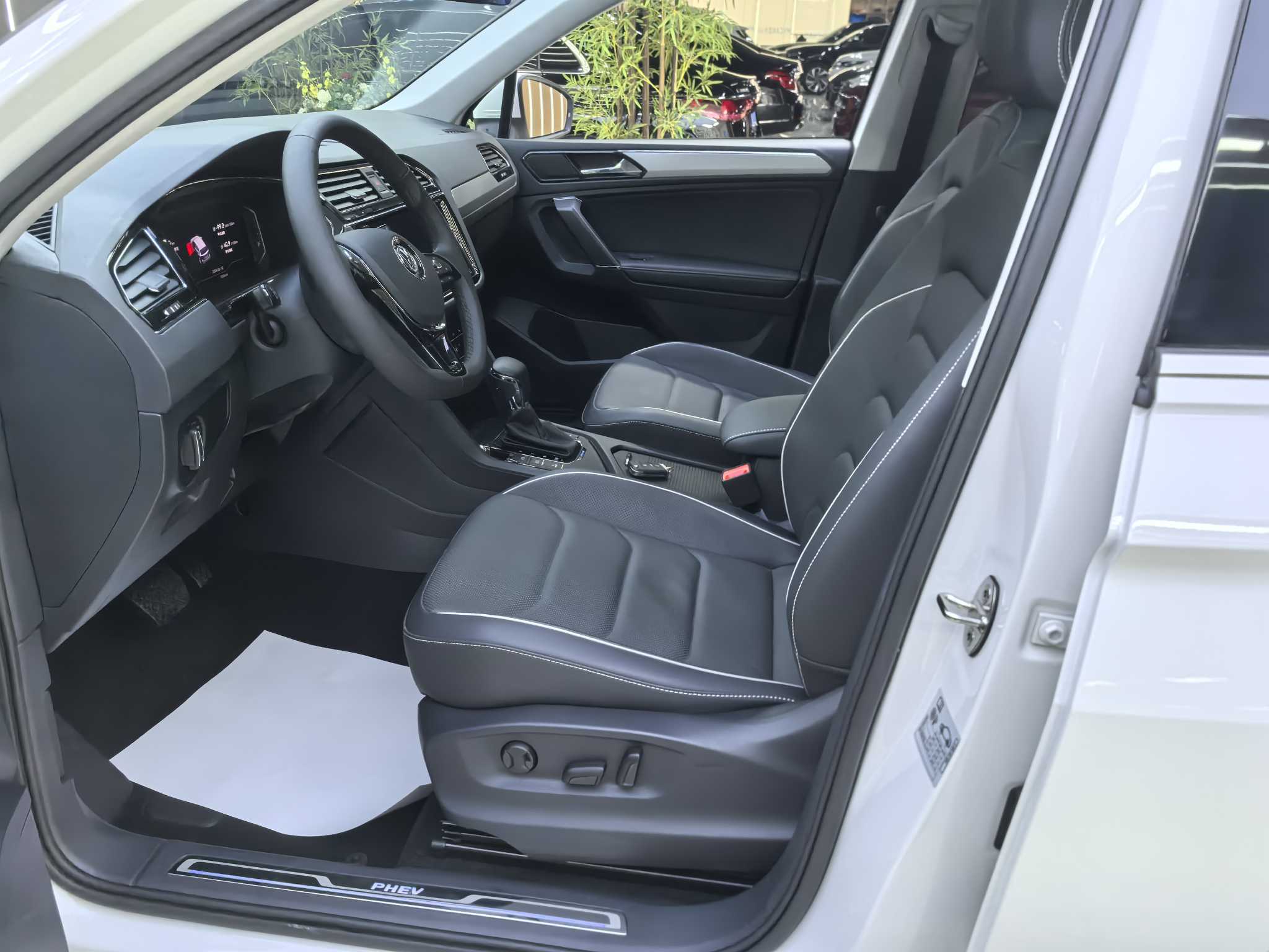 Volkswagen Tiguan L New Energy 2021 car image #8