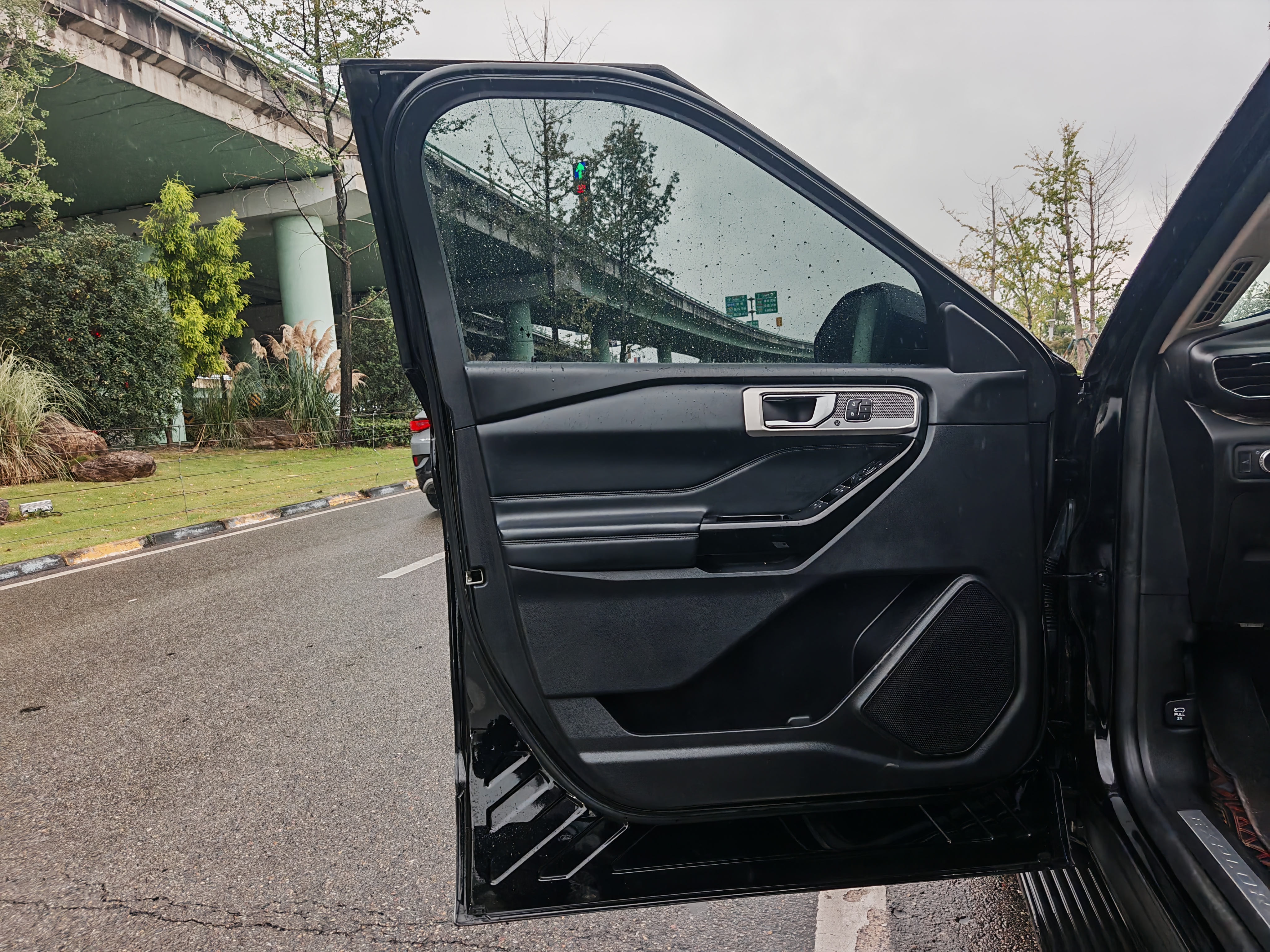 Ford Explorer 2021 car image #8