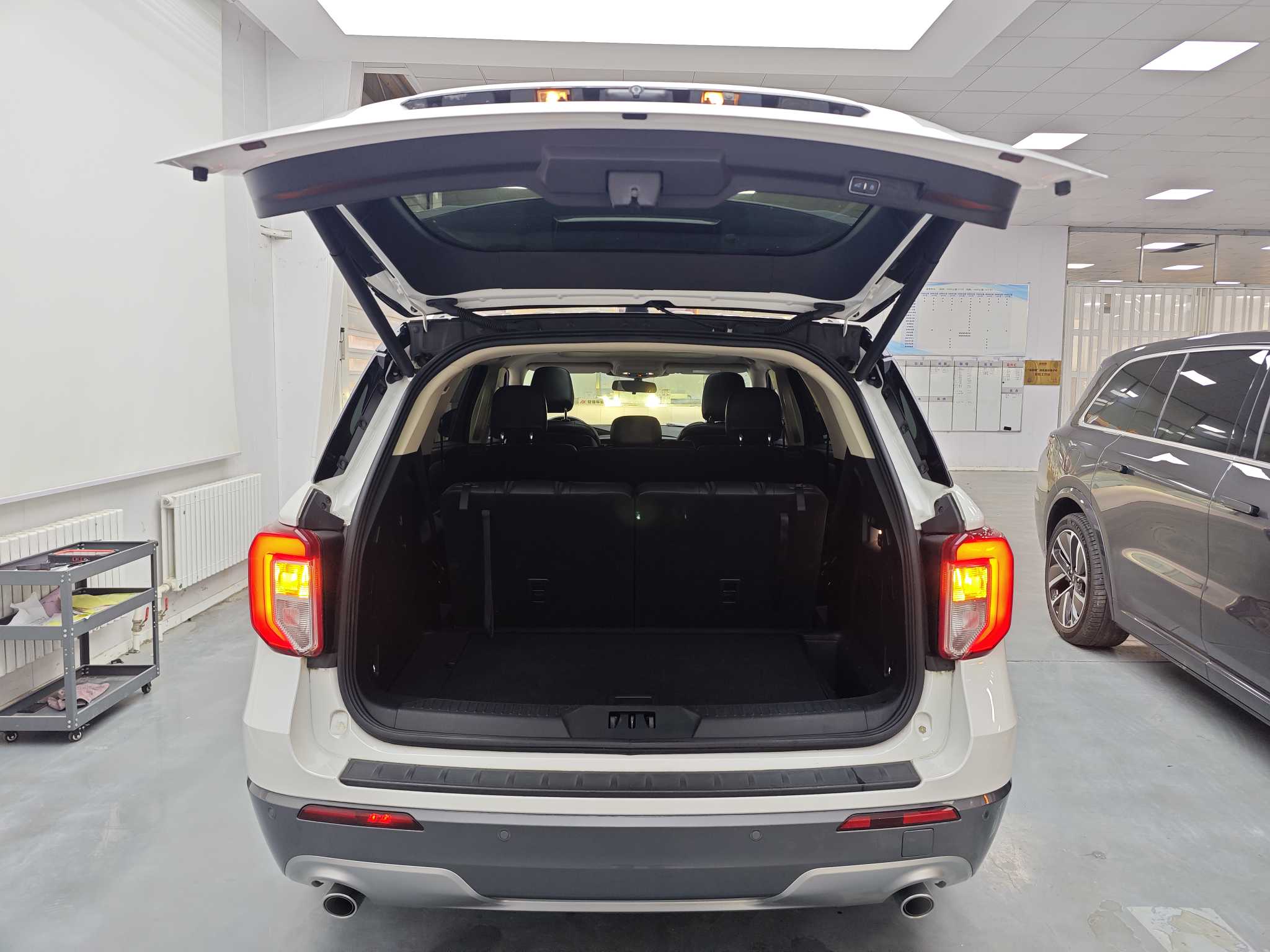 Ford Explorer 2020 #8 Ford Explorer 2020 car image #8