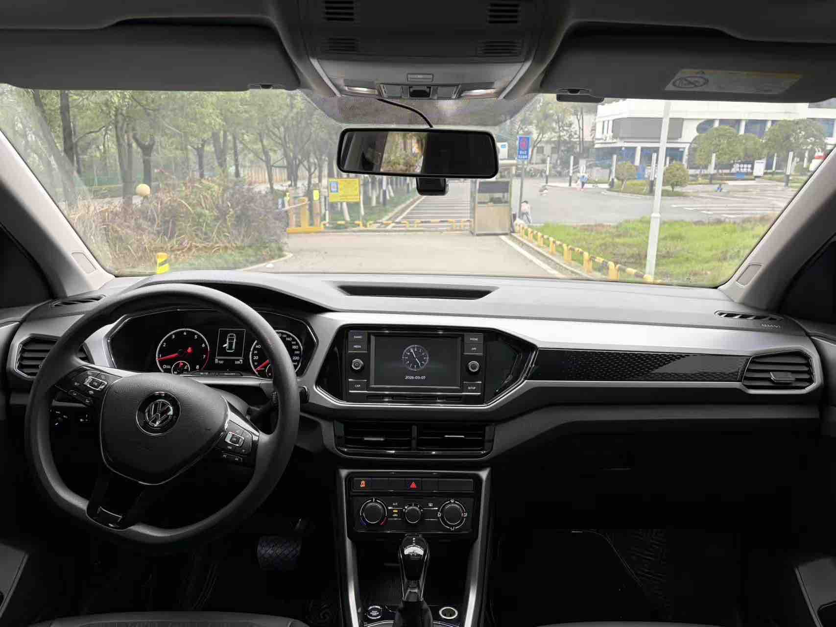 Volkswagen T-Cross 2020 #8 Volkswagen T-Cross 2020 car image #8