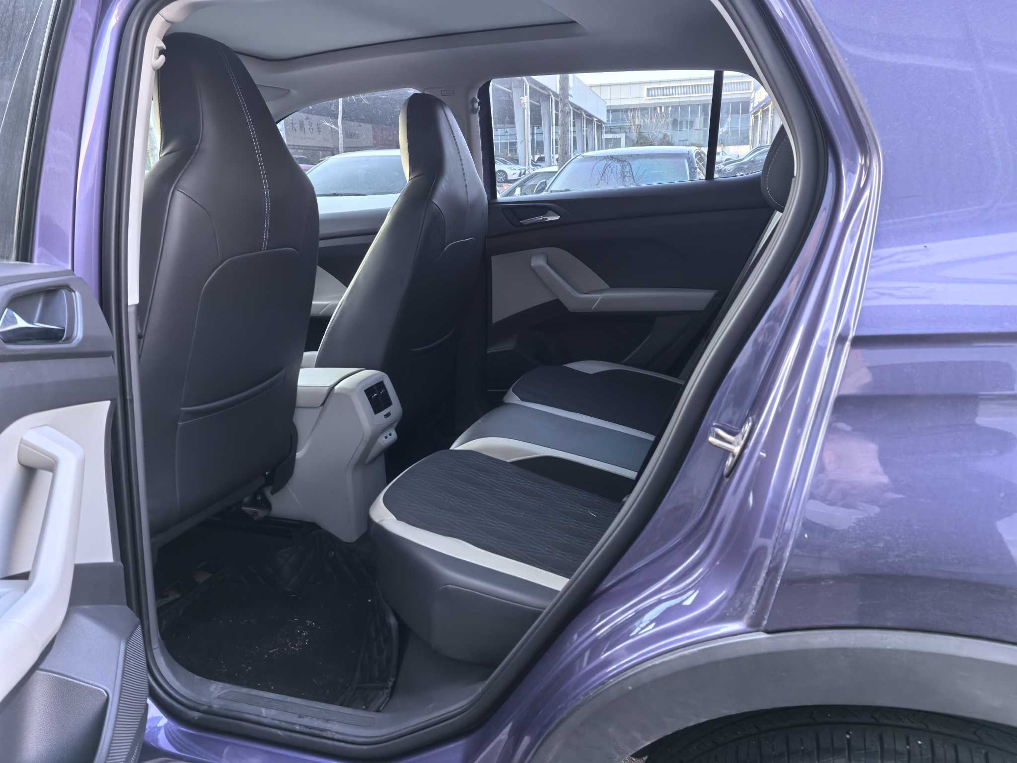 Volkswagen 2020 car image #8