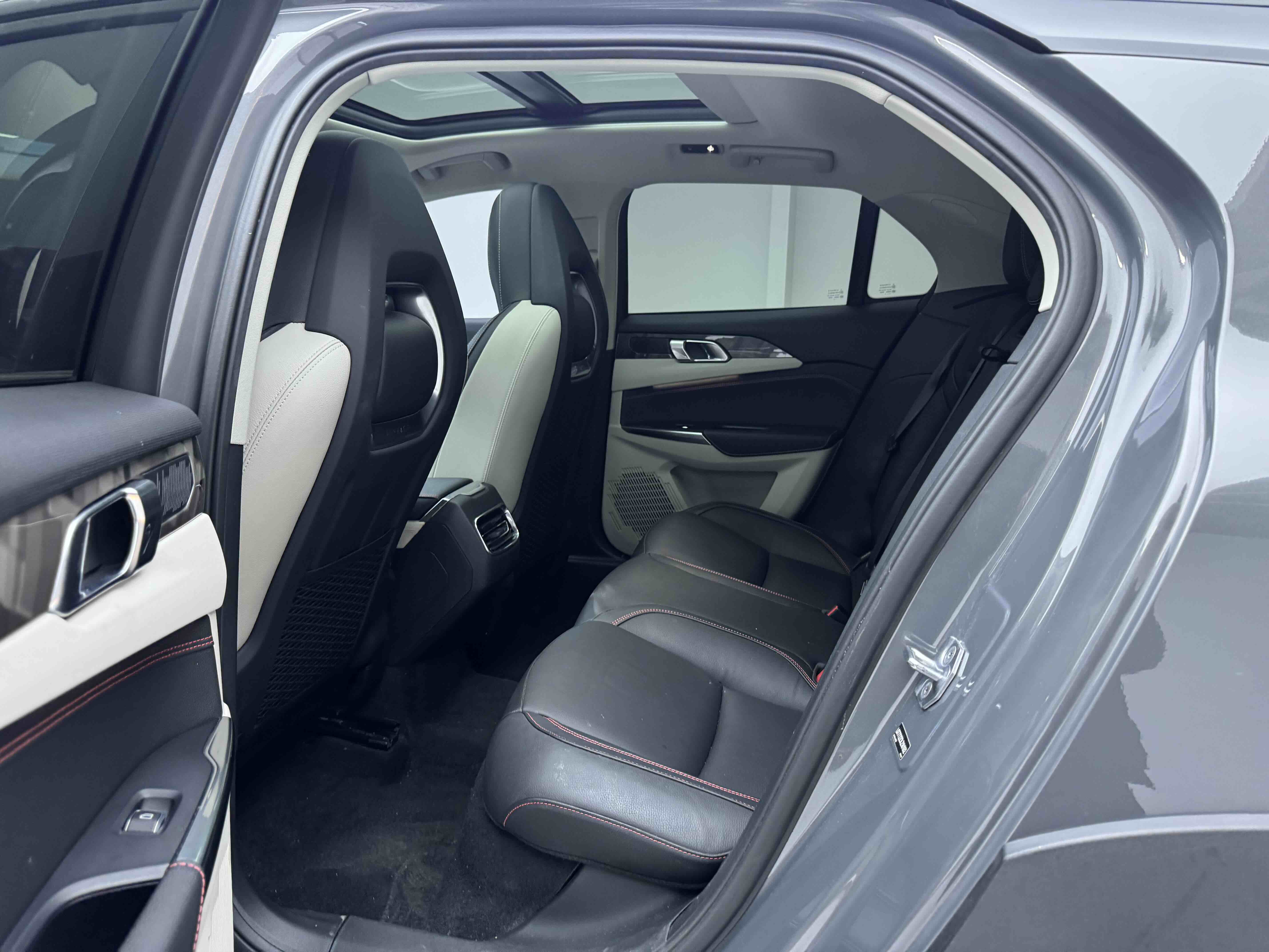Lynk & Co 2020 #8 Lynk & Co 2020 car image #8