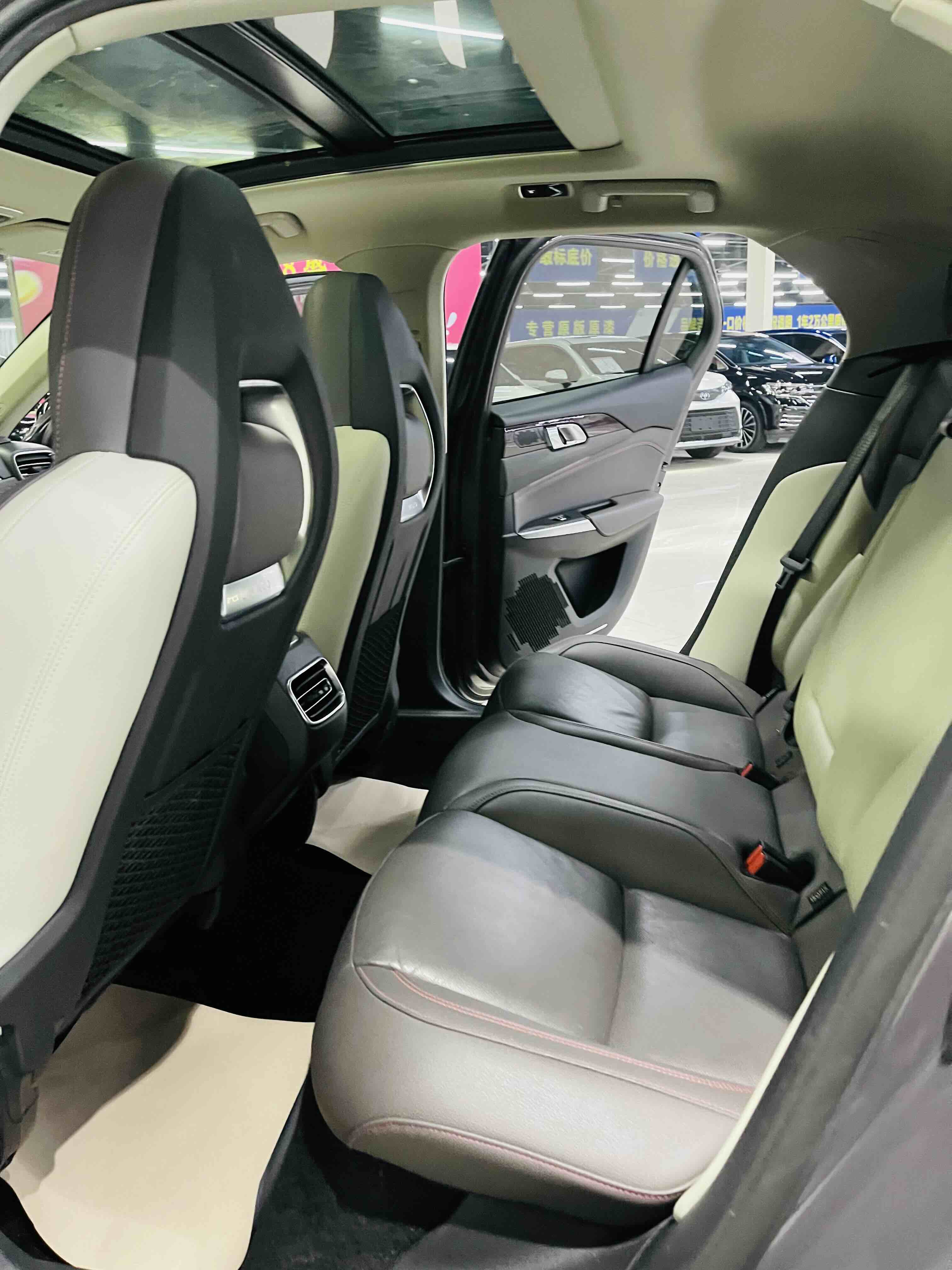 Lynk & Co 2020 car image #8