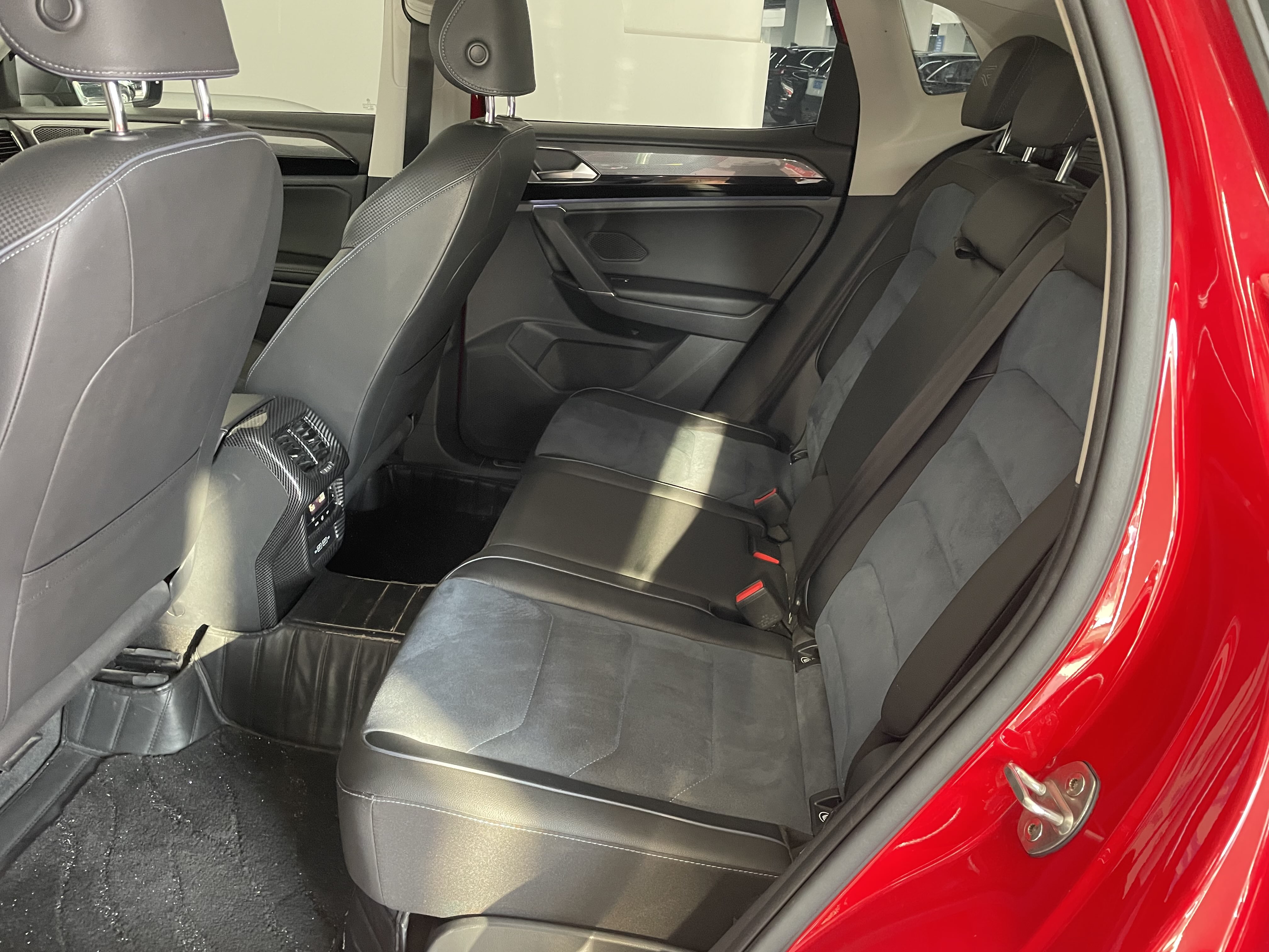 Volkswagen Tayron X 2021 car image #8