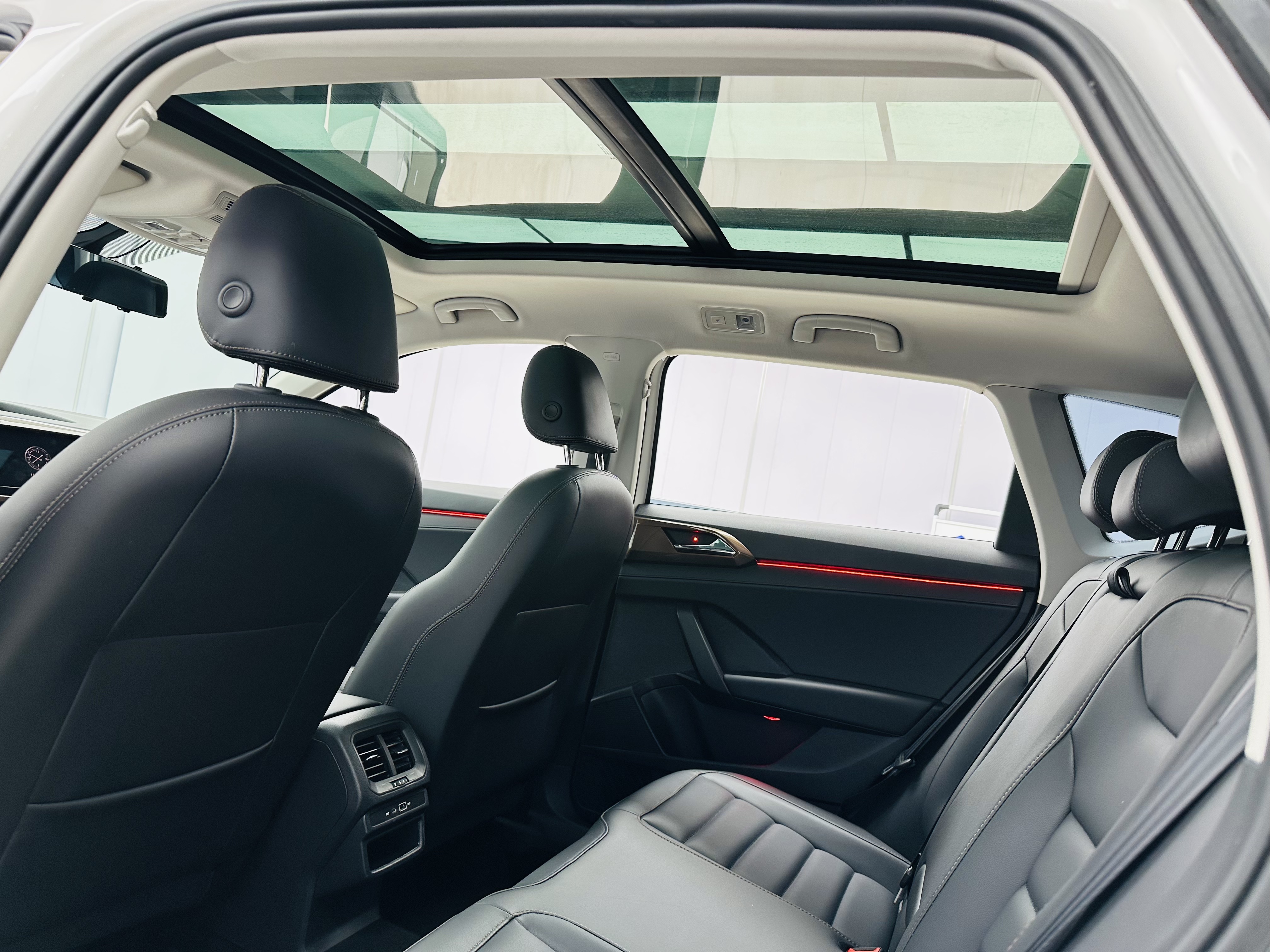 Volkswagen Tharu 2022 car image #8