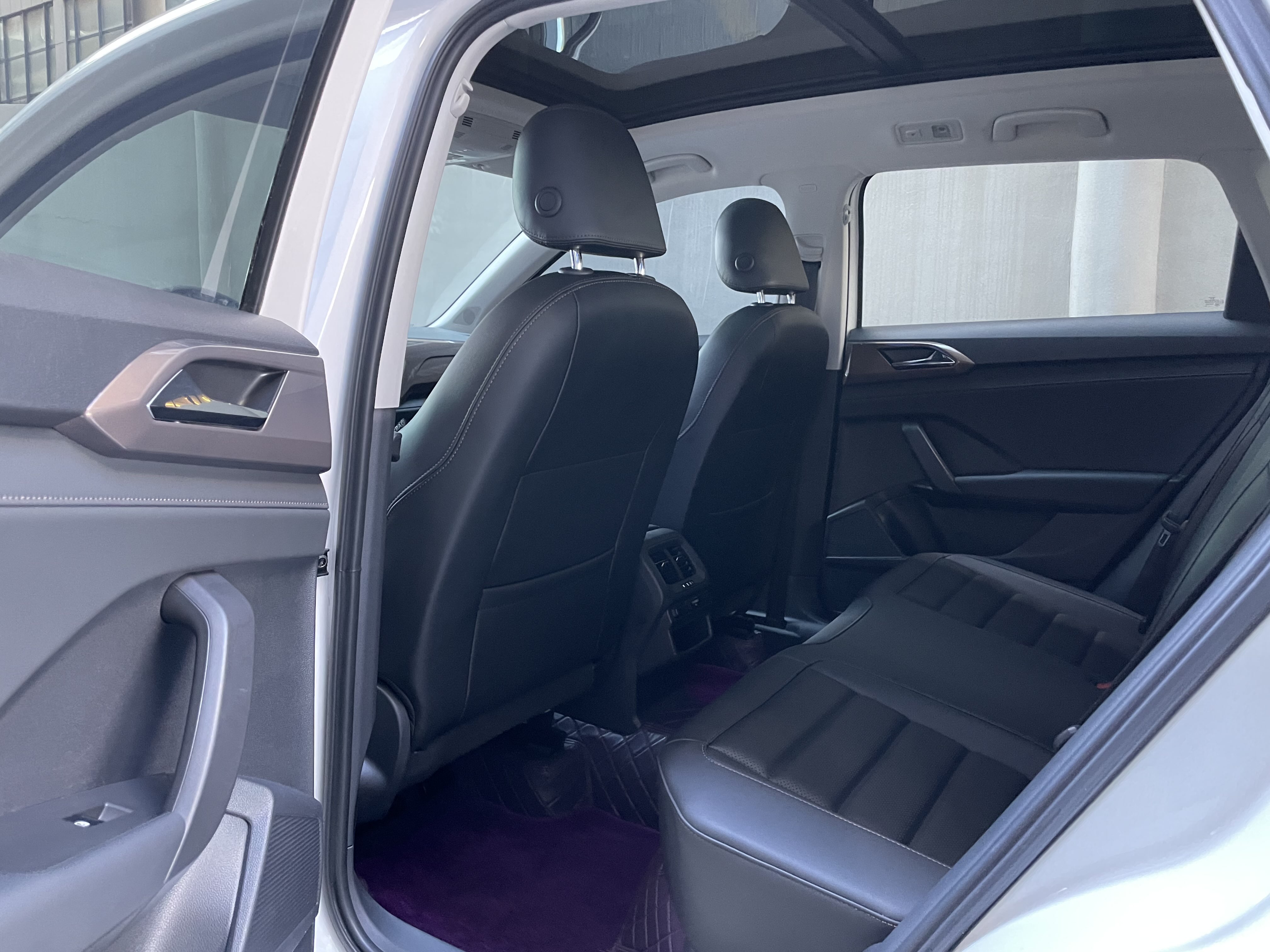 Volkswagen Tharu 2021 car image #8