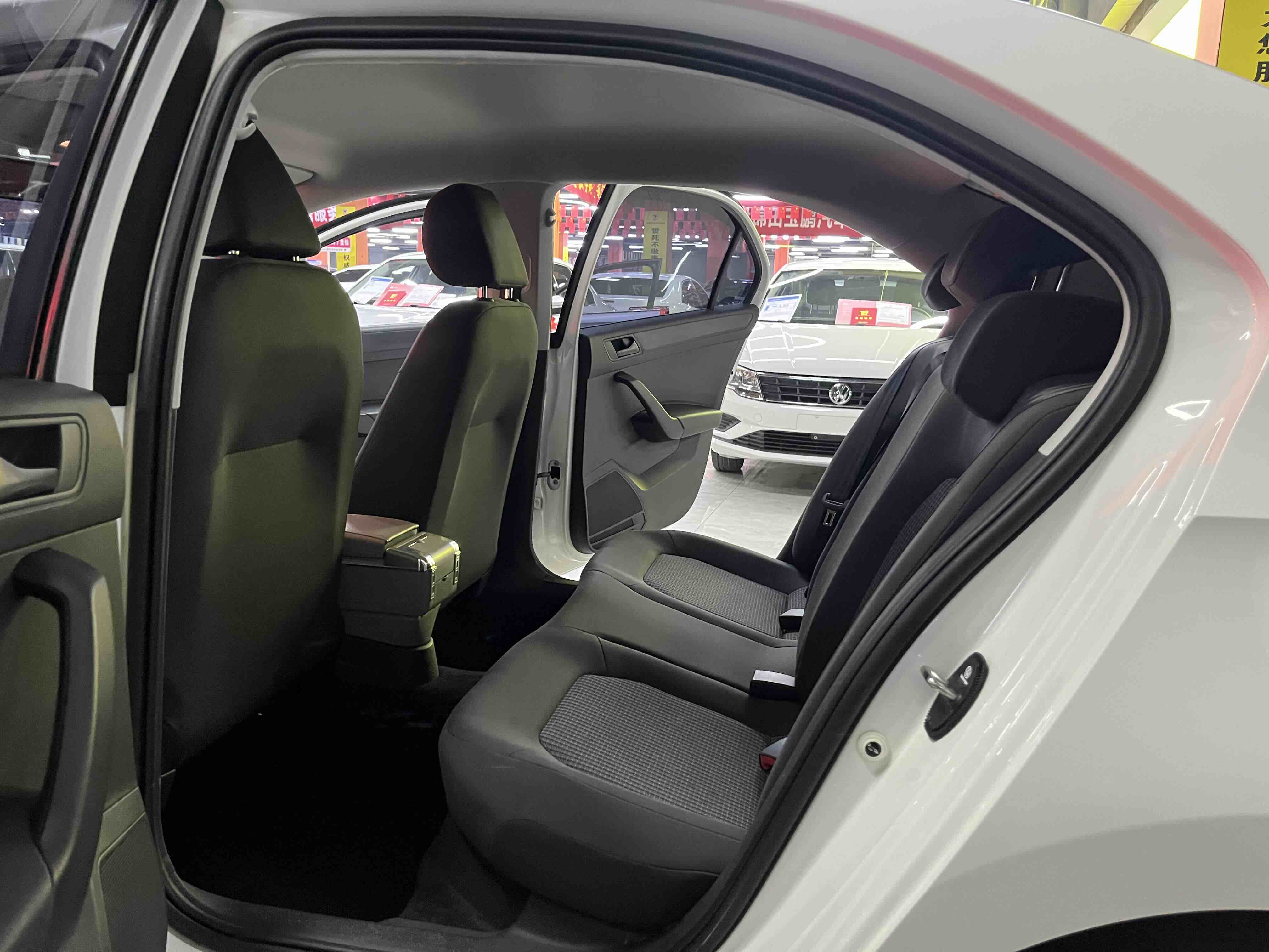 Santana 2022 car image #8