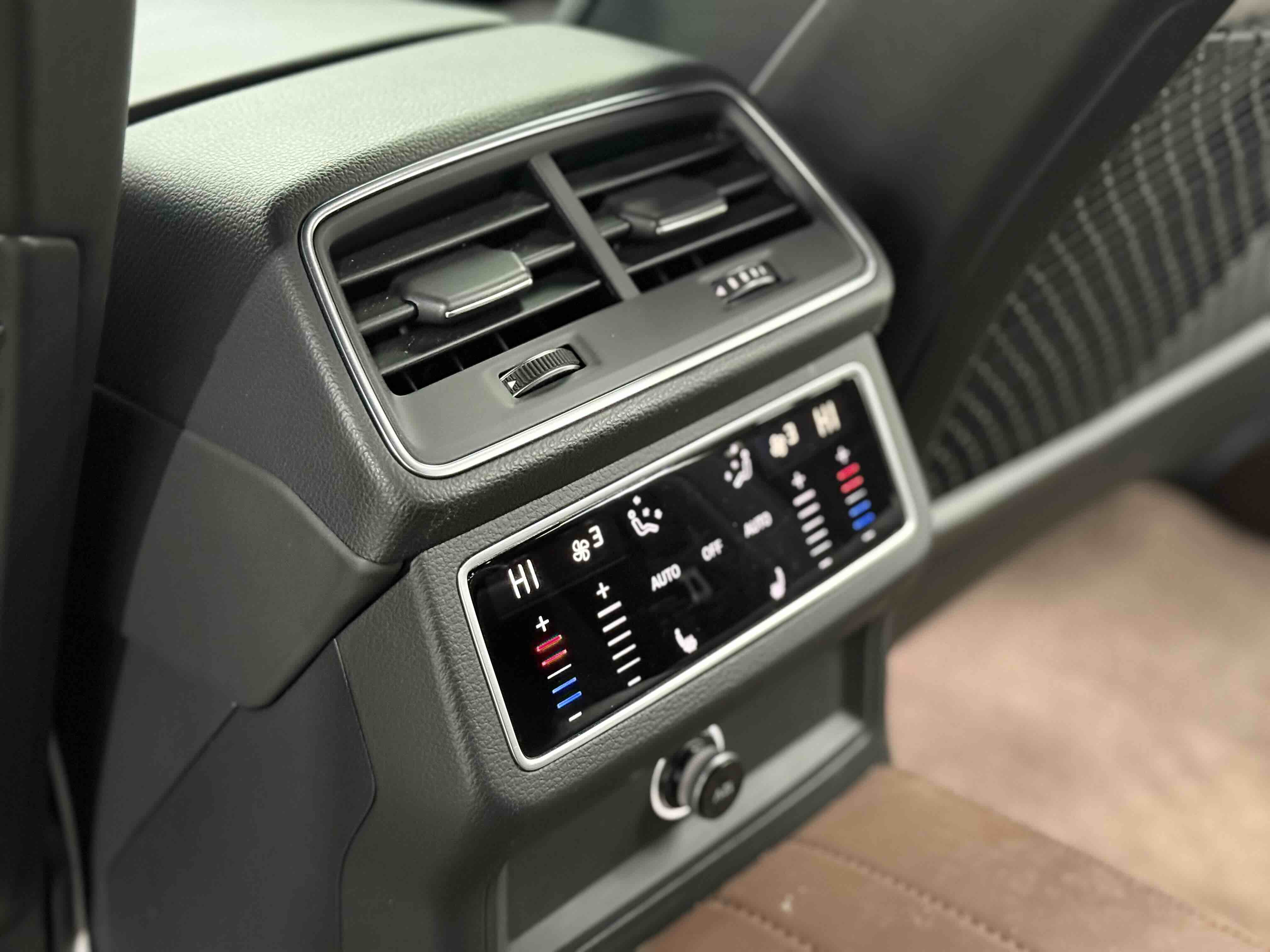 Audi A6L 2021 #8 Audi A6L 2021 car image #8
