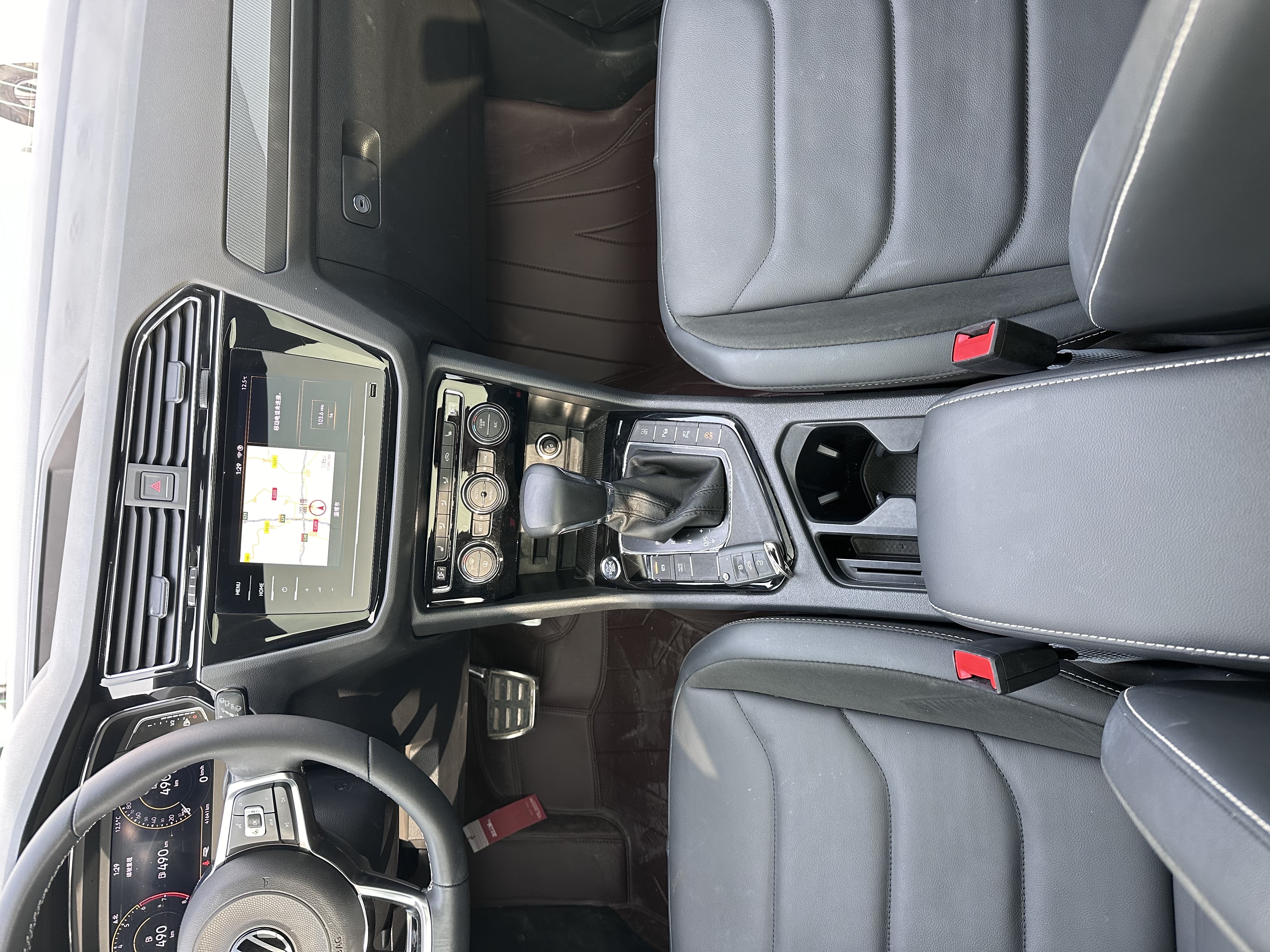 Volkswagen Tiguan L 2021 #8 Volkswagen Tiguan L 2021 car image #8