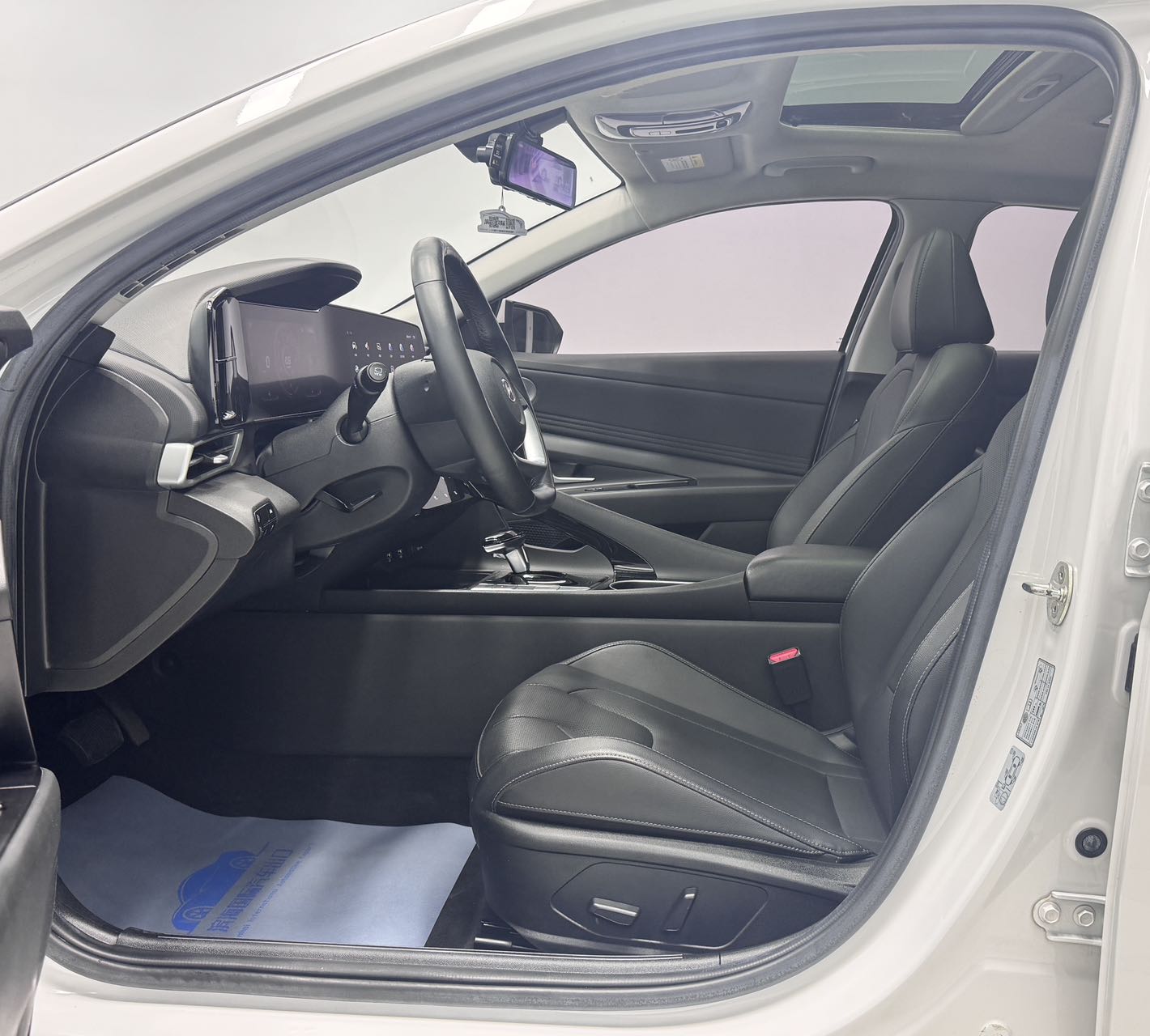 Hyundai Elantra 2021 immagine di auto #8