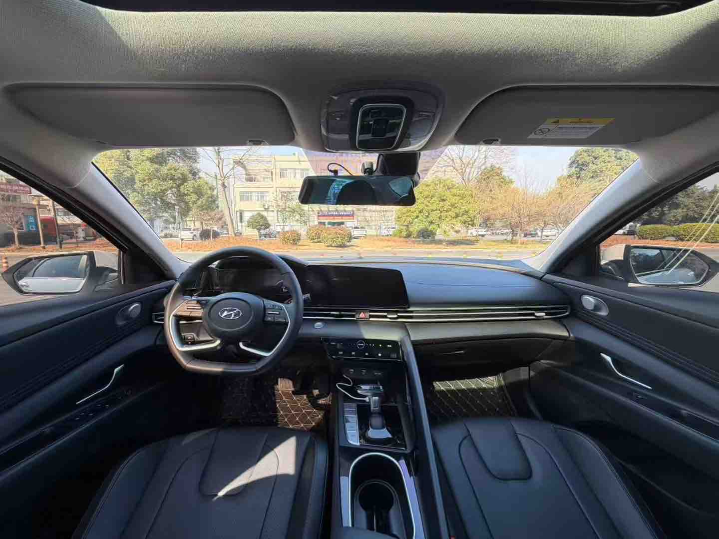 Hyundai Elantra 2023 car image #8