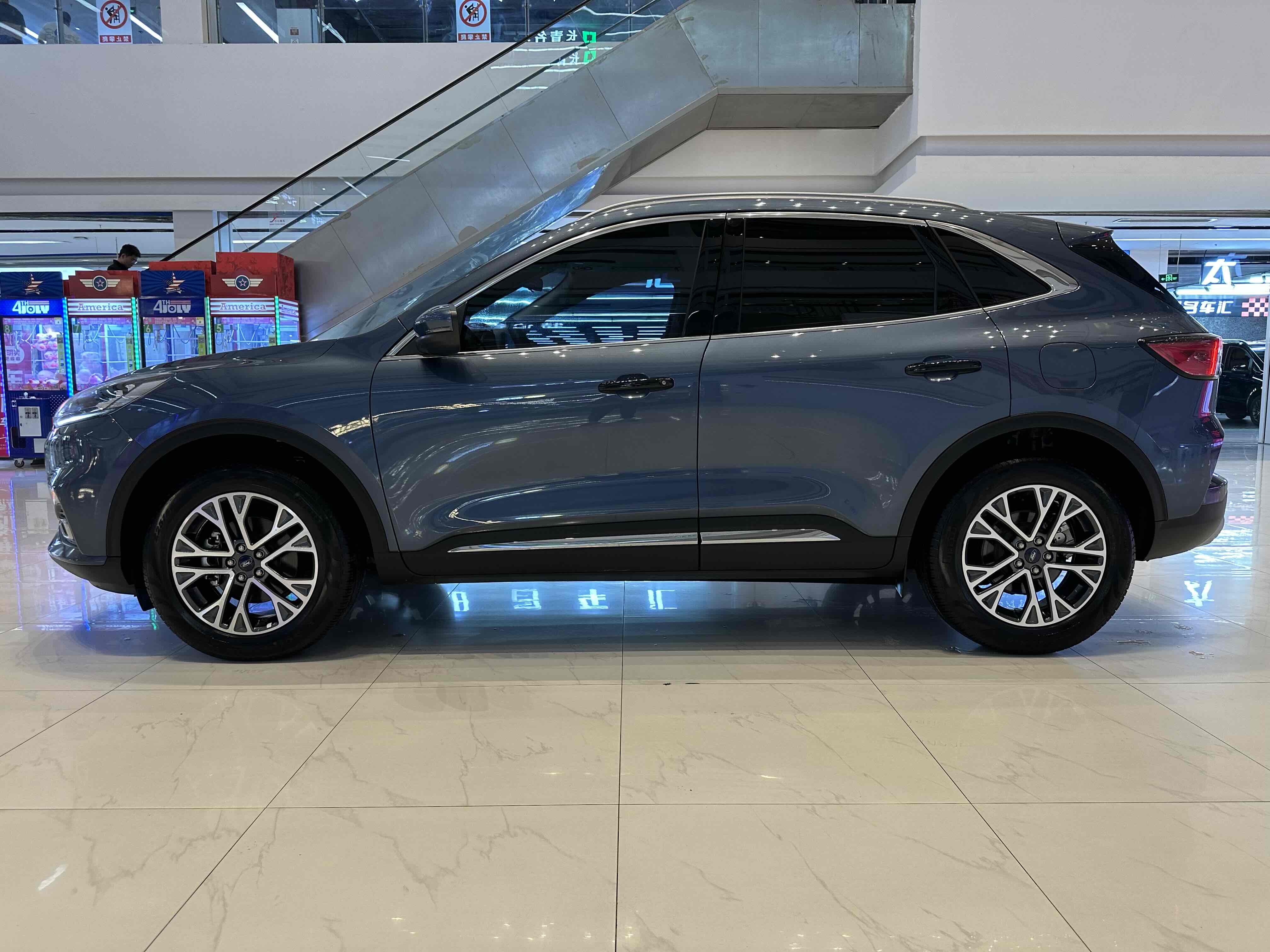 Ford Escape (Imported) 2022 car image #8