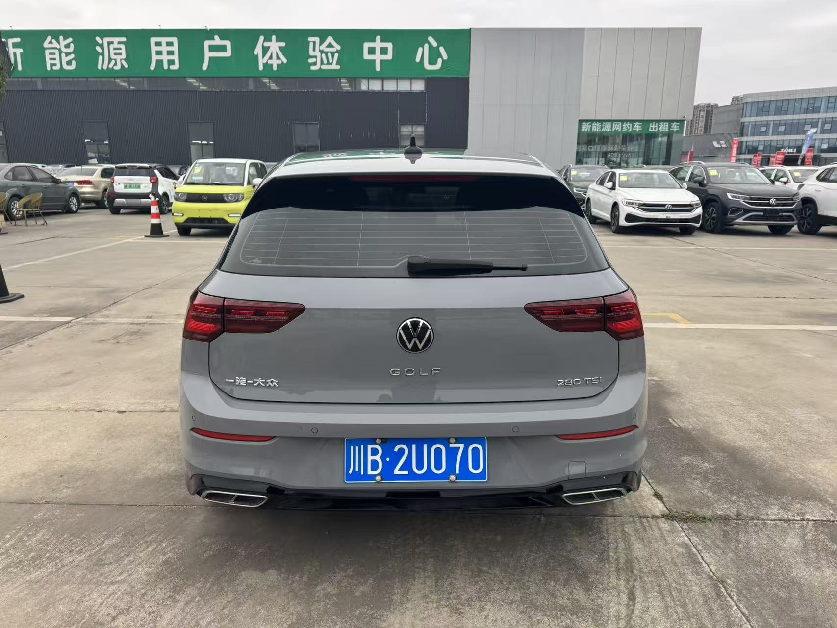 Volkswagen Golf 2022 car image #8