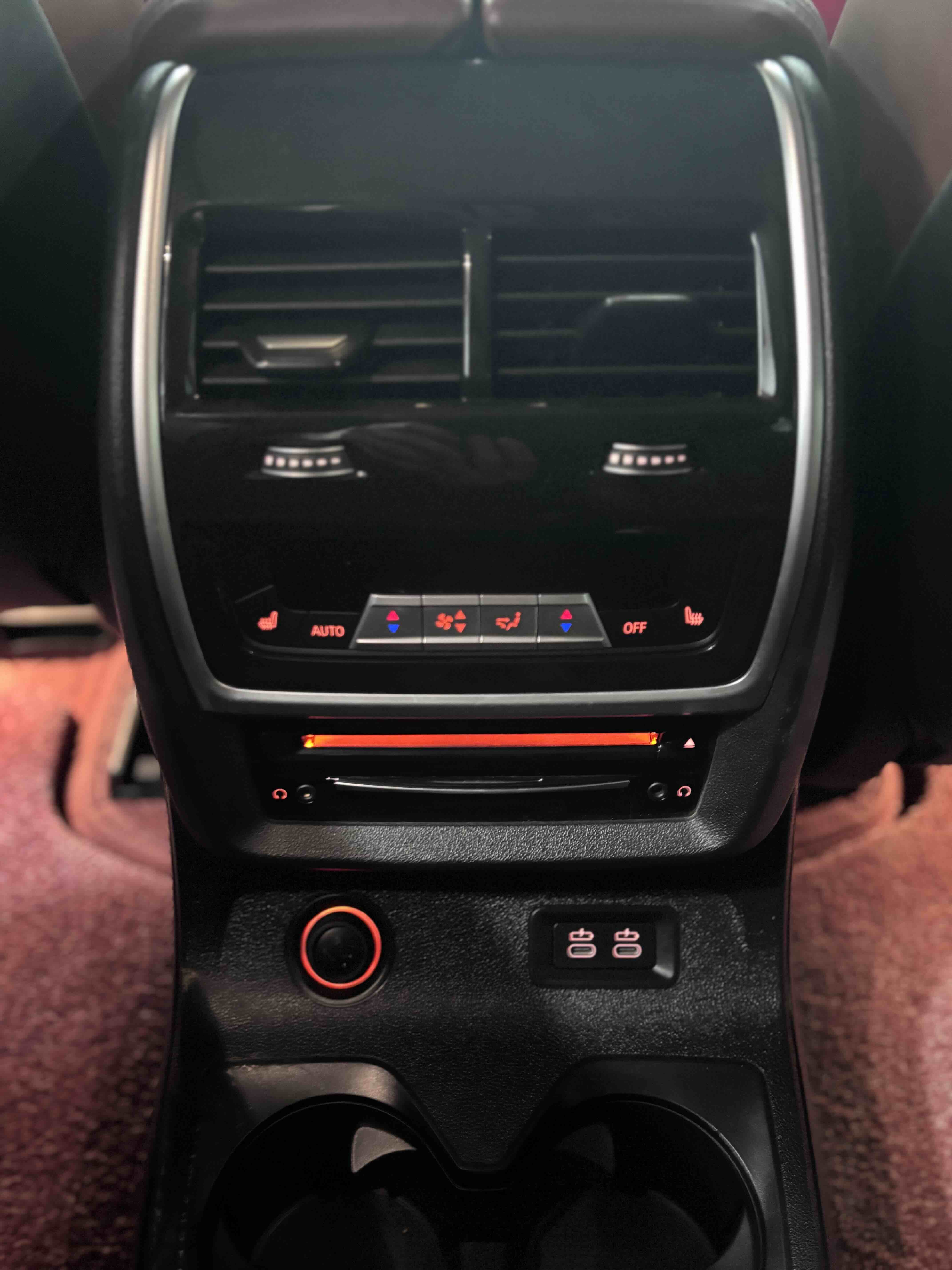 BMW X7 2021 car image #8