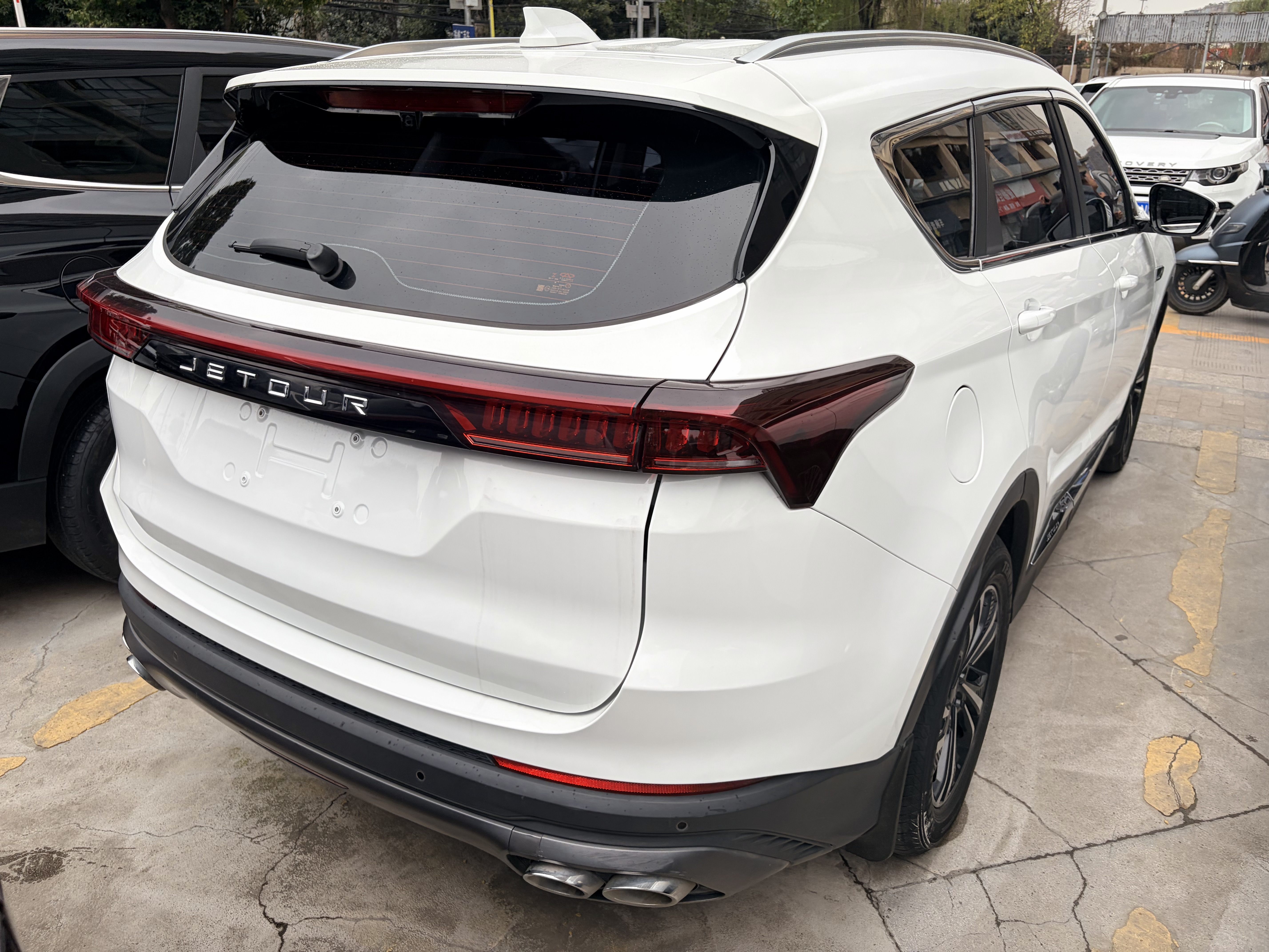 X70 PLUS 2021 #8 X70 PLUS 2021 car image #8