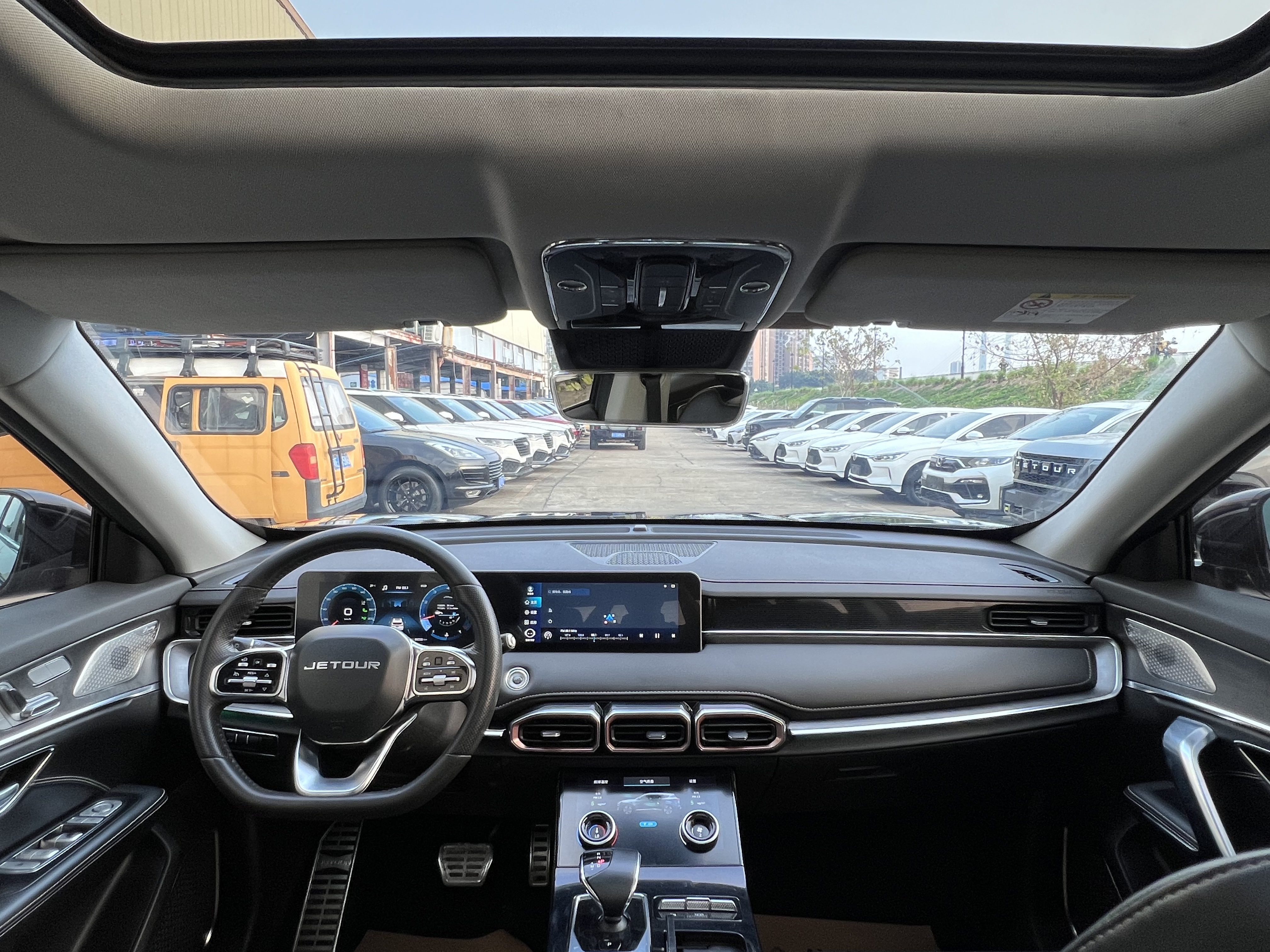 X70 PLUS 2021 #8 X70 PLUS 2021 car image #8