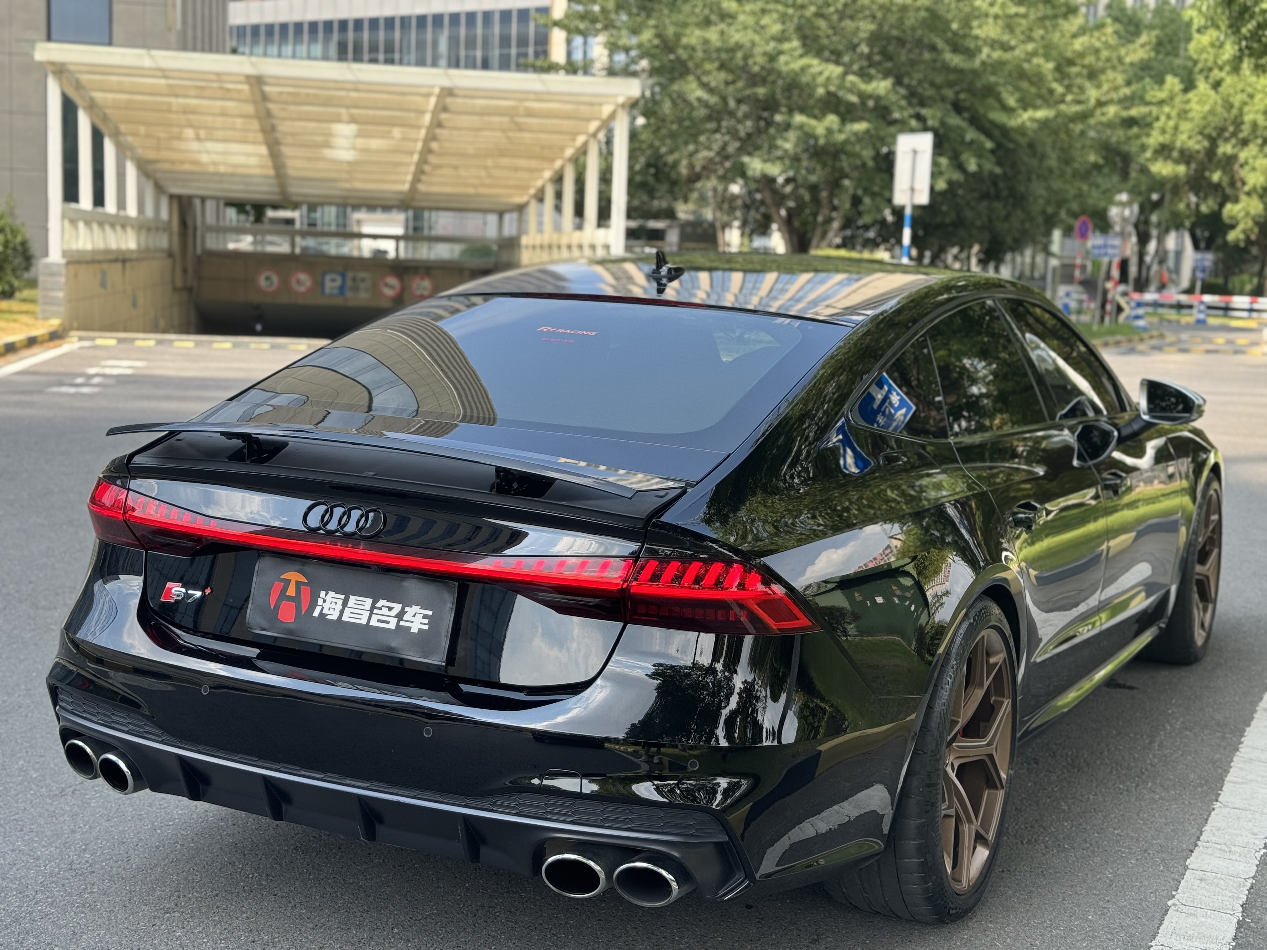 Audi S7 2021 car image #8