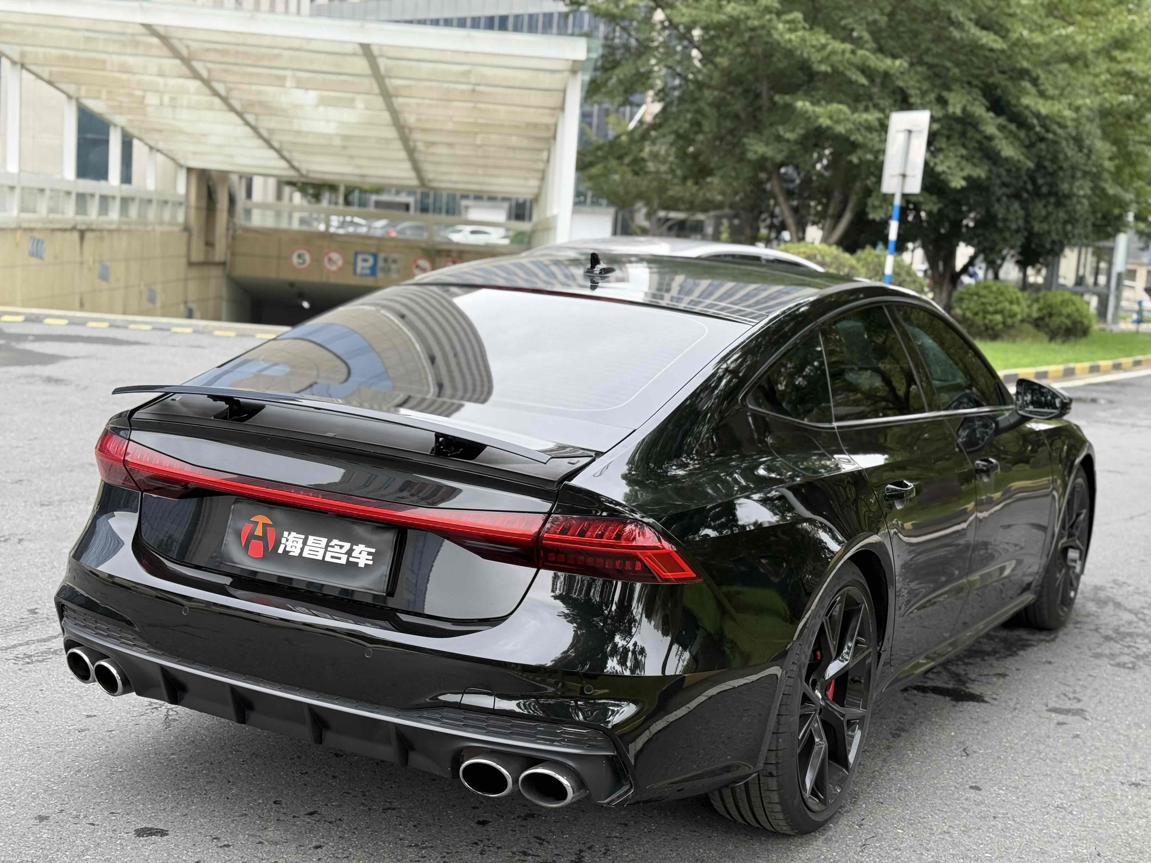 Audi S7 2021 car image #8