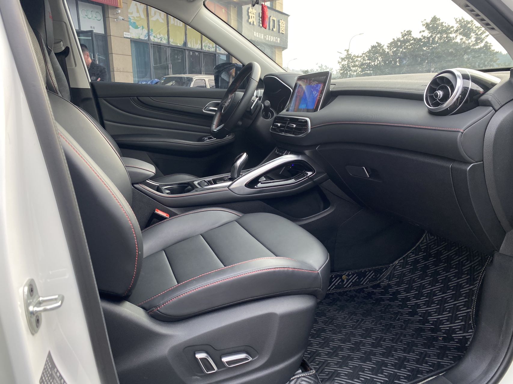 MG Pilot 2021 car image #8