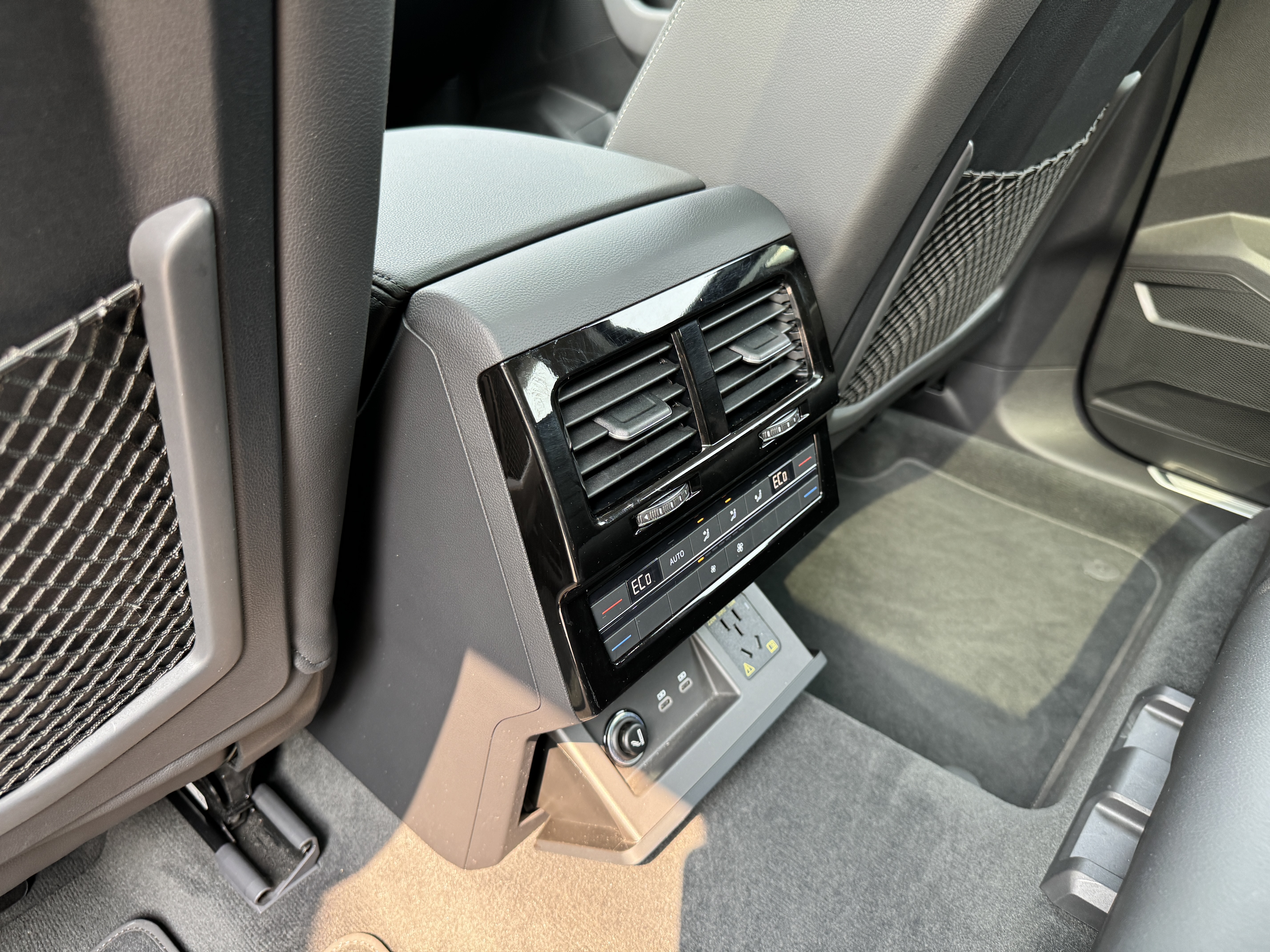 Volkswagen Touareg New Energy 2021 car image #8