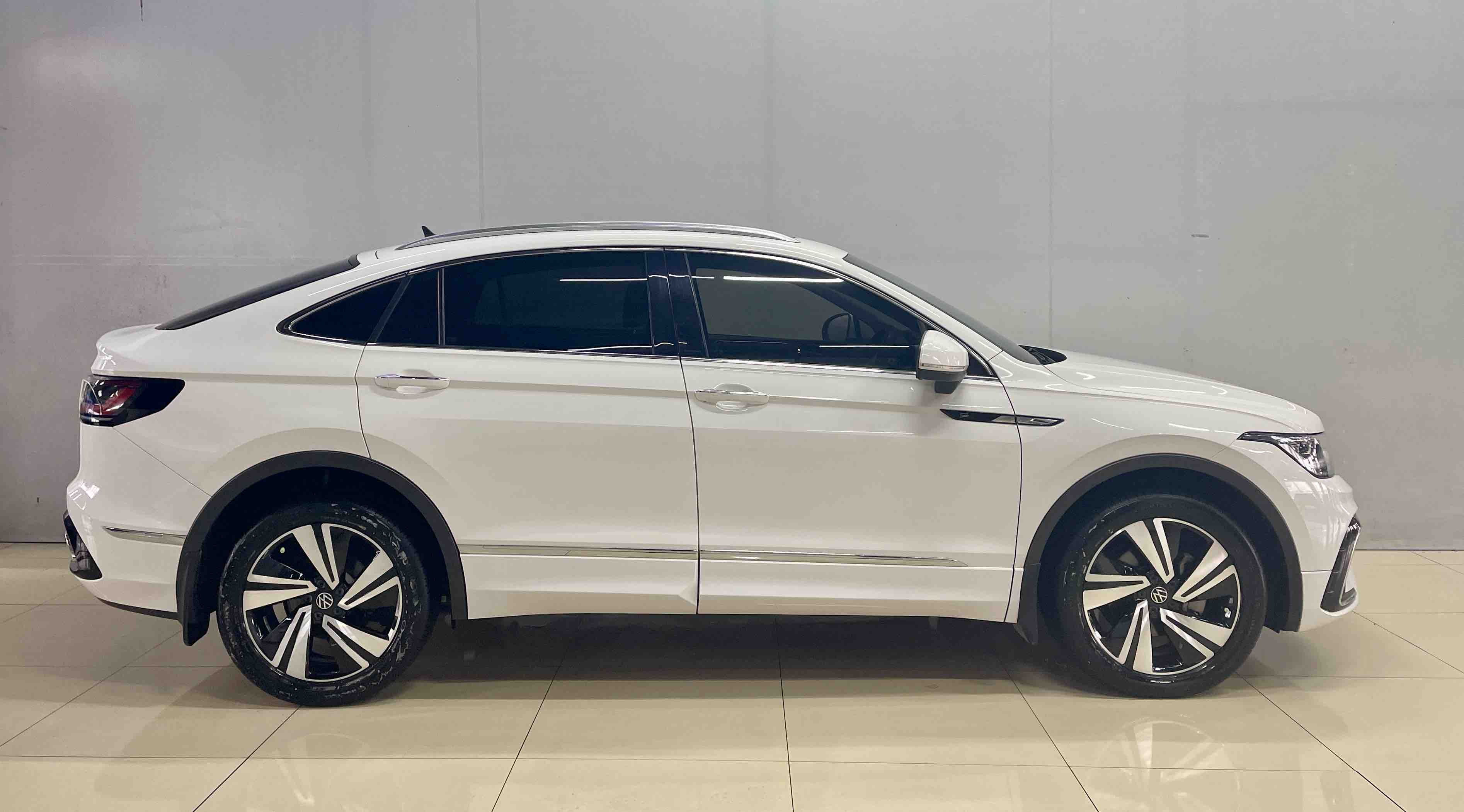 Volkswagen Tiguan X 2021 #8 Volkswagen Tiguan X 2021 صورة سيارة #8