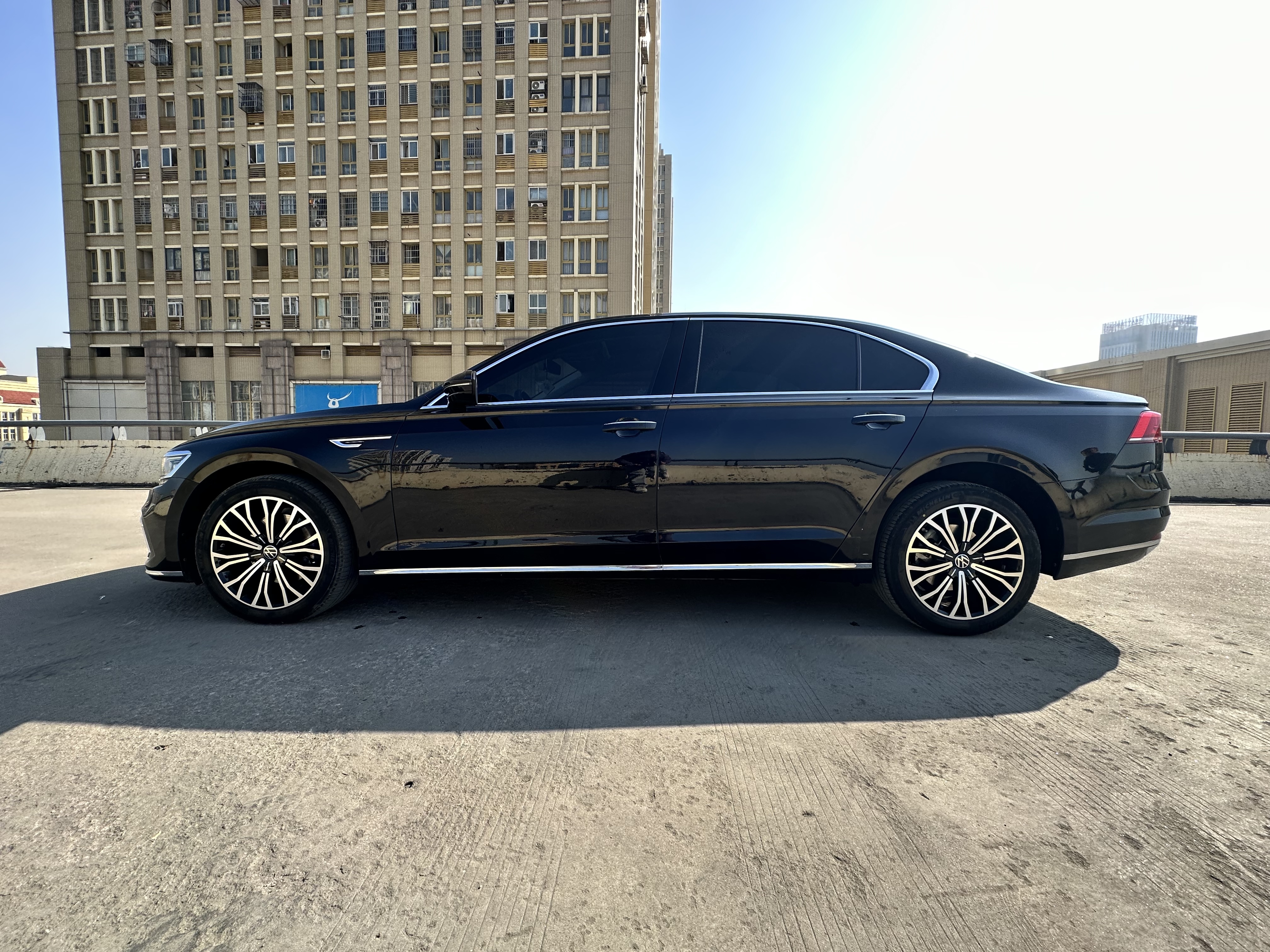 Volkswagen Phideon 2023 immagine di auto #8