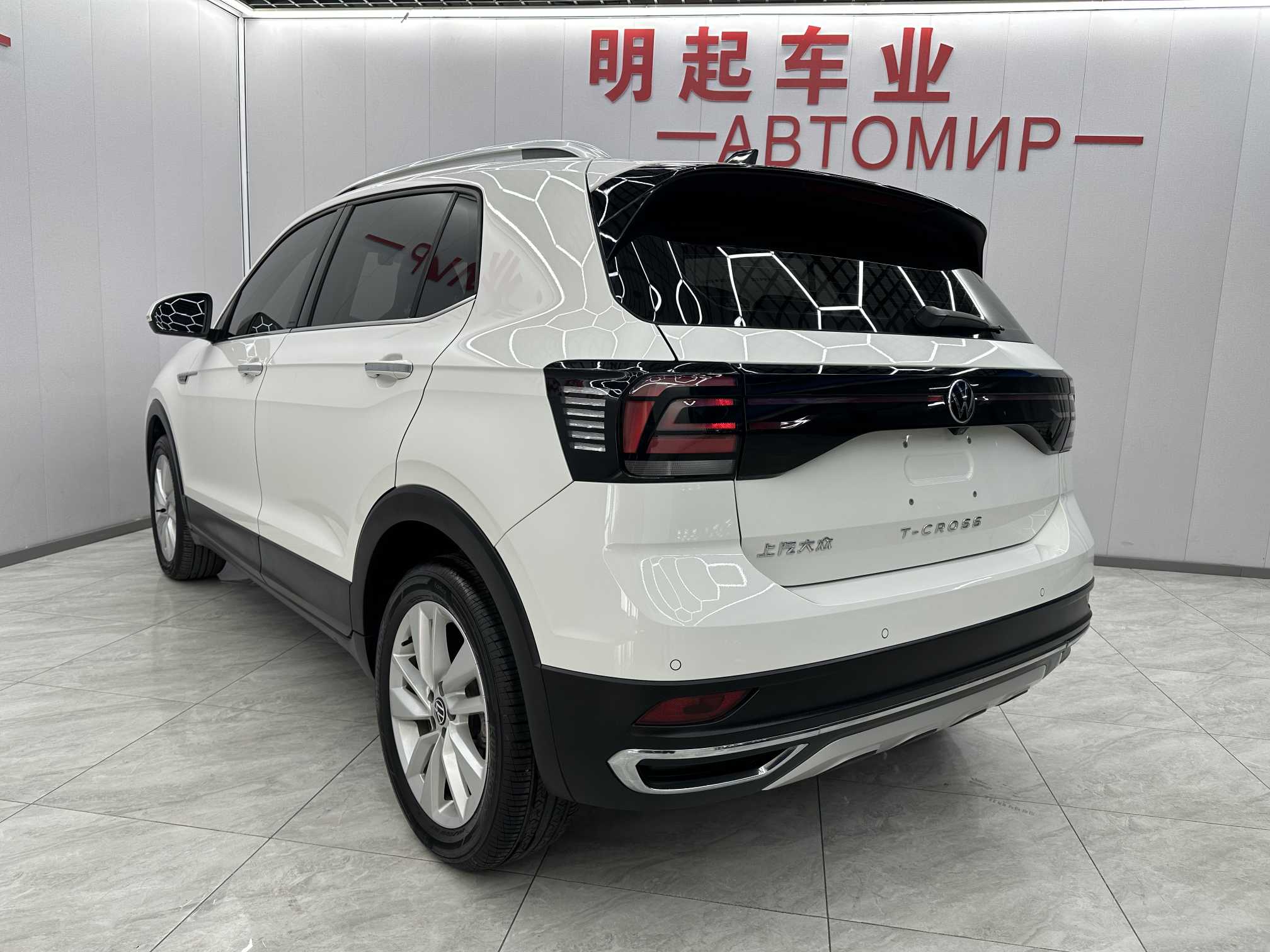 Volkswagen T-Cross 2021 car image #8