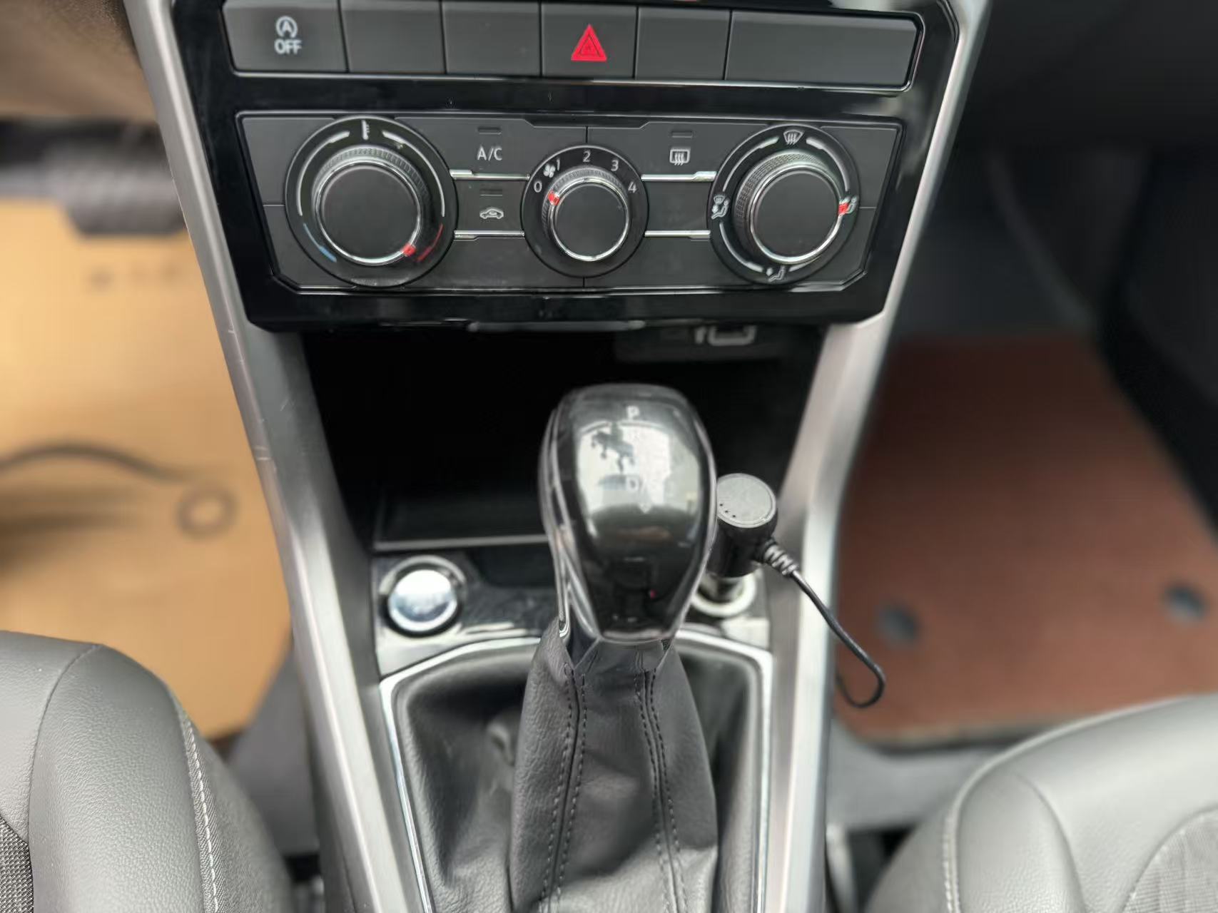 Volkswagen T-Cross 2020 car image #8
