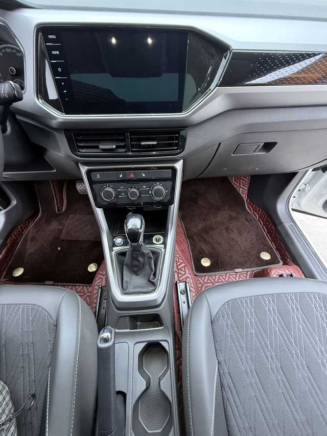 Volkswagen T-Cross 2021 car image #8