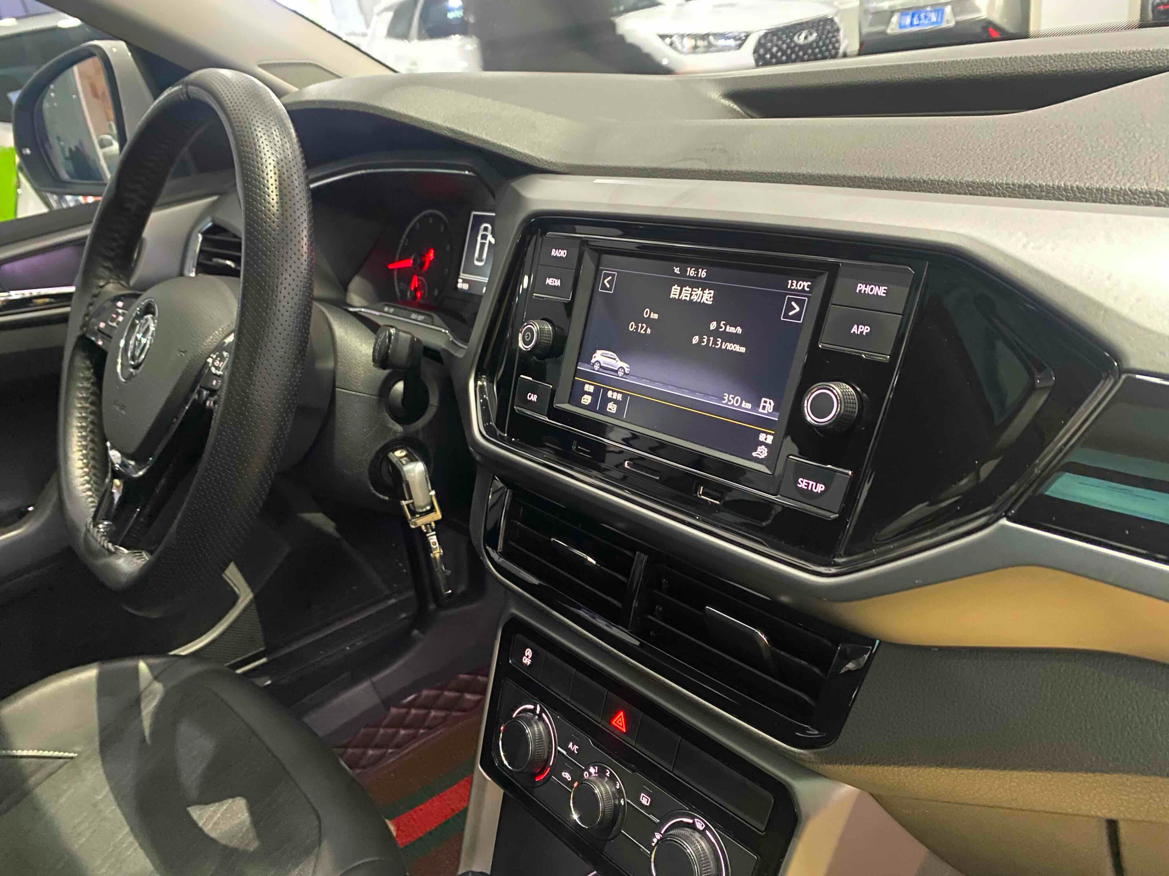 Volkswagen T-Cross 2021 #8 Volkswagen T-Cross 2021 car image #8