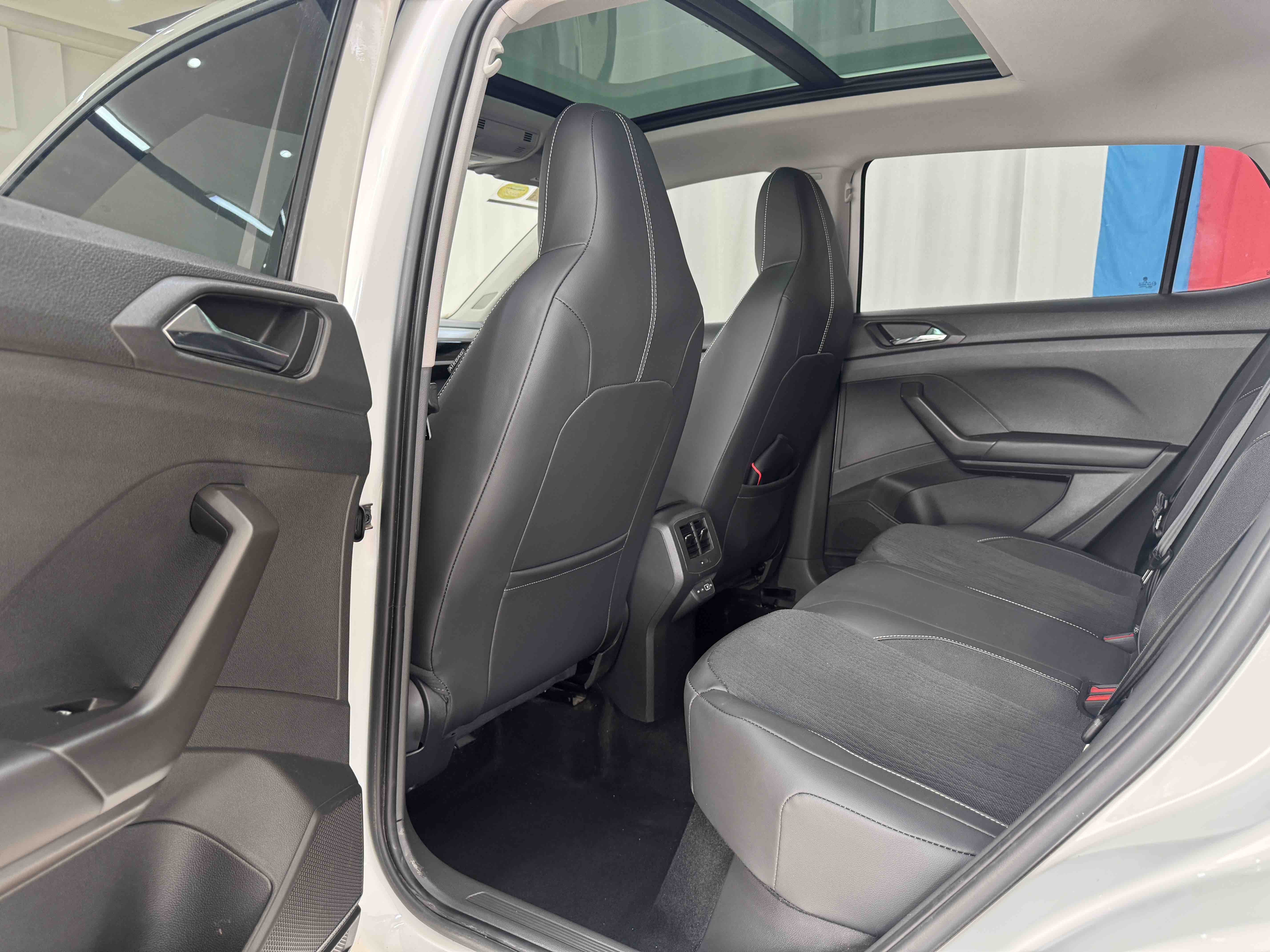 Volkswagen T-Cross 2021 car image #8
