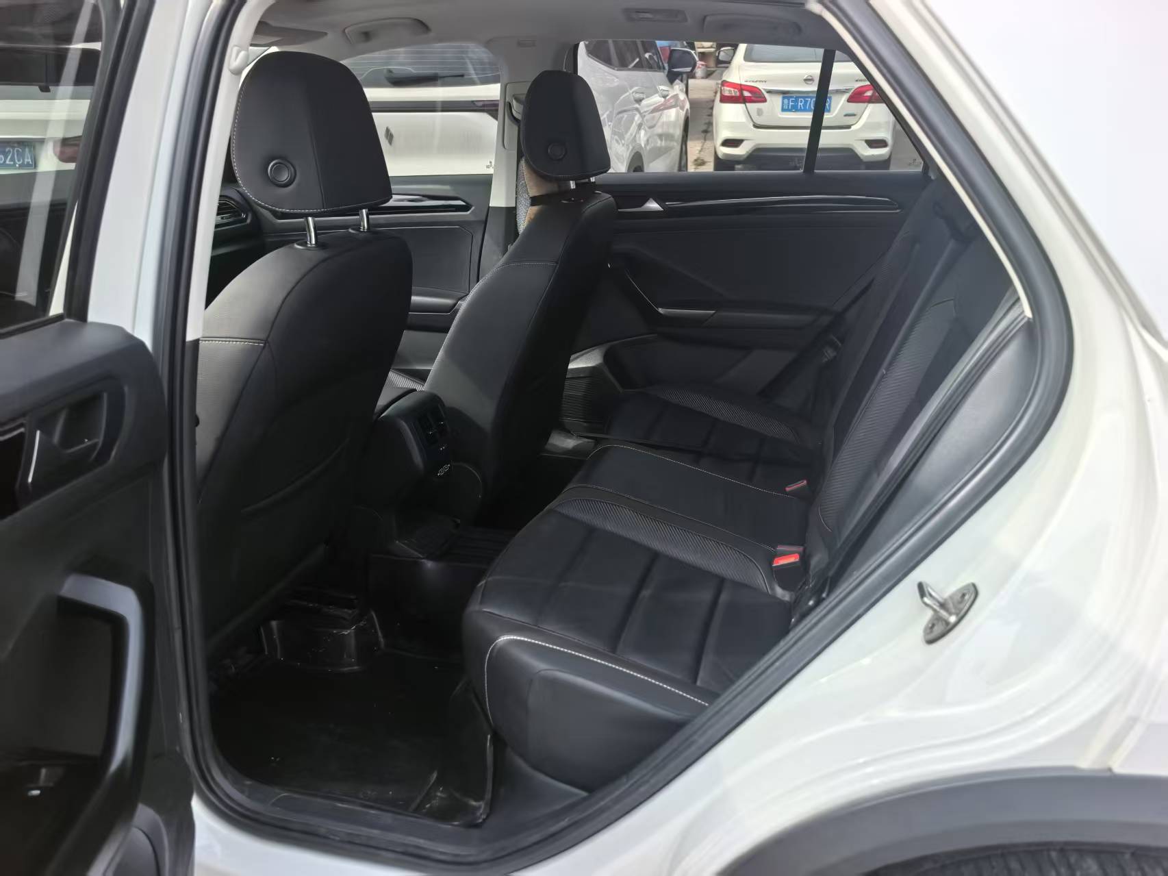 T-Roc 2021 car image #8