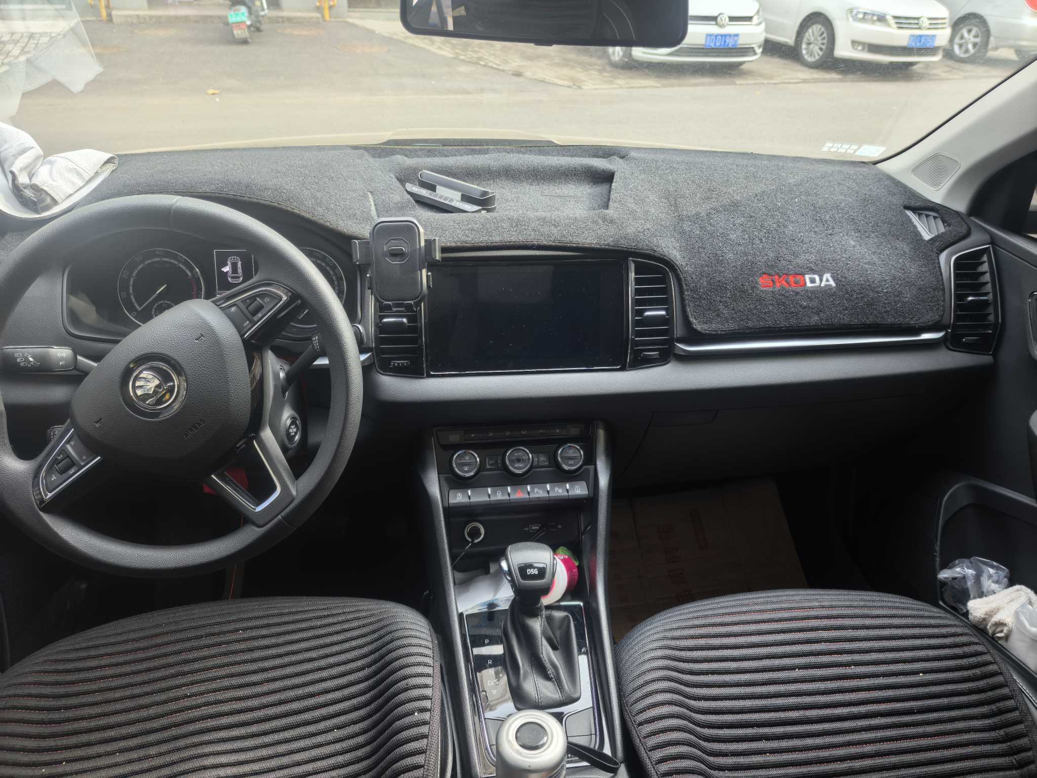 Skoda Karoq 2021 изображение автомобиля #8